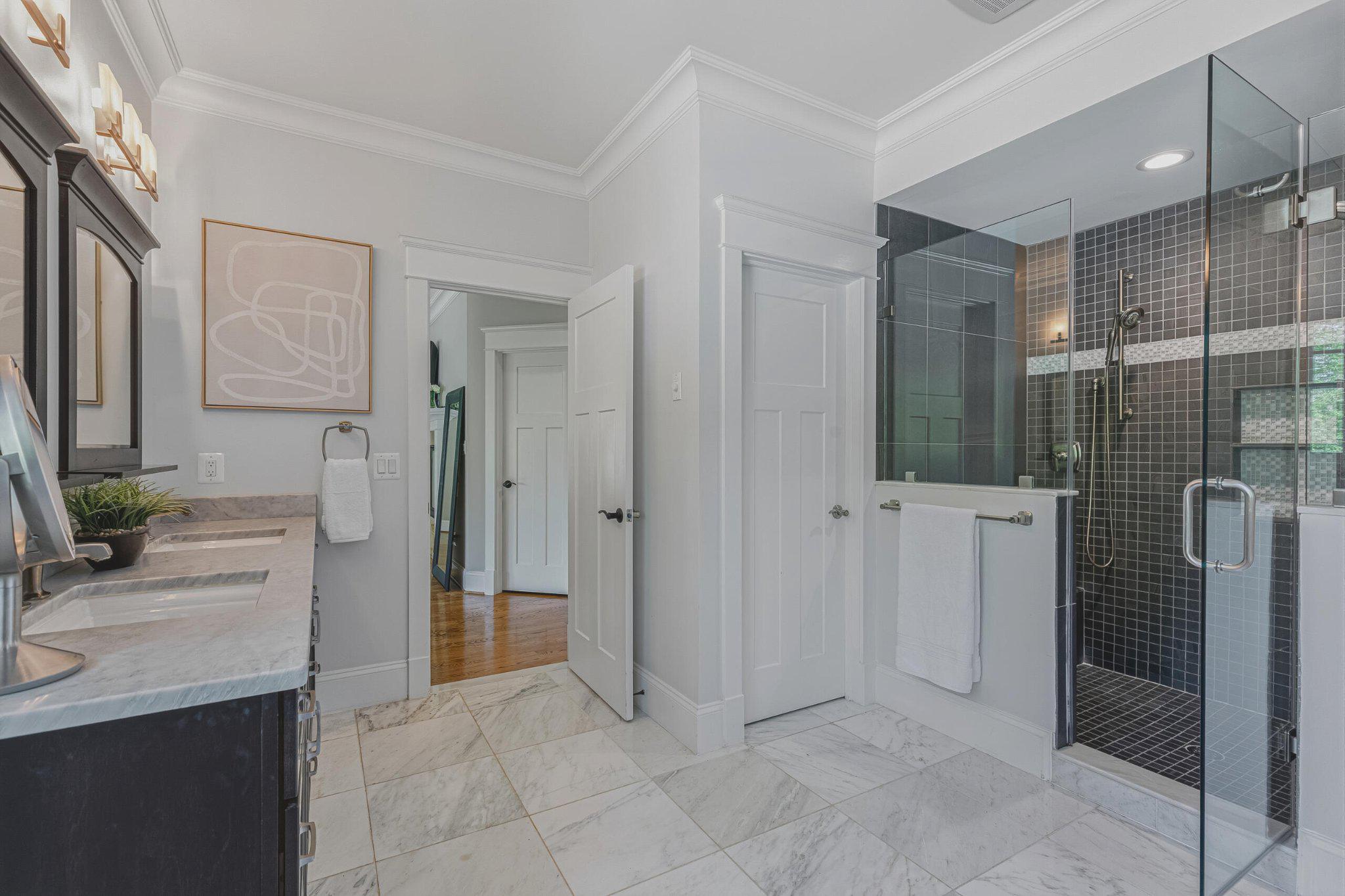 WILLIAMSBURG VILLAGE - Residential