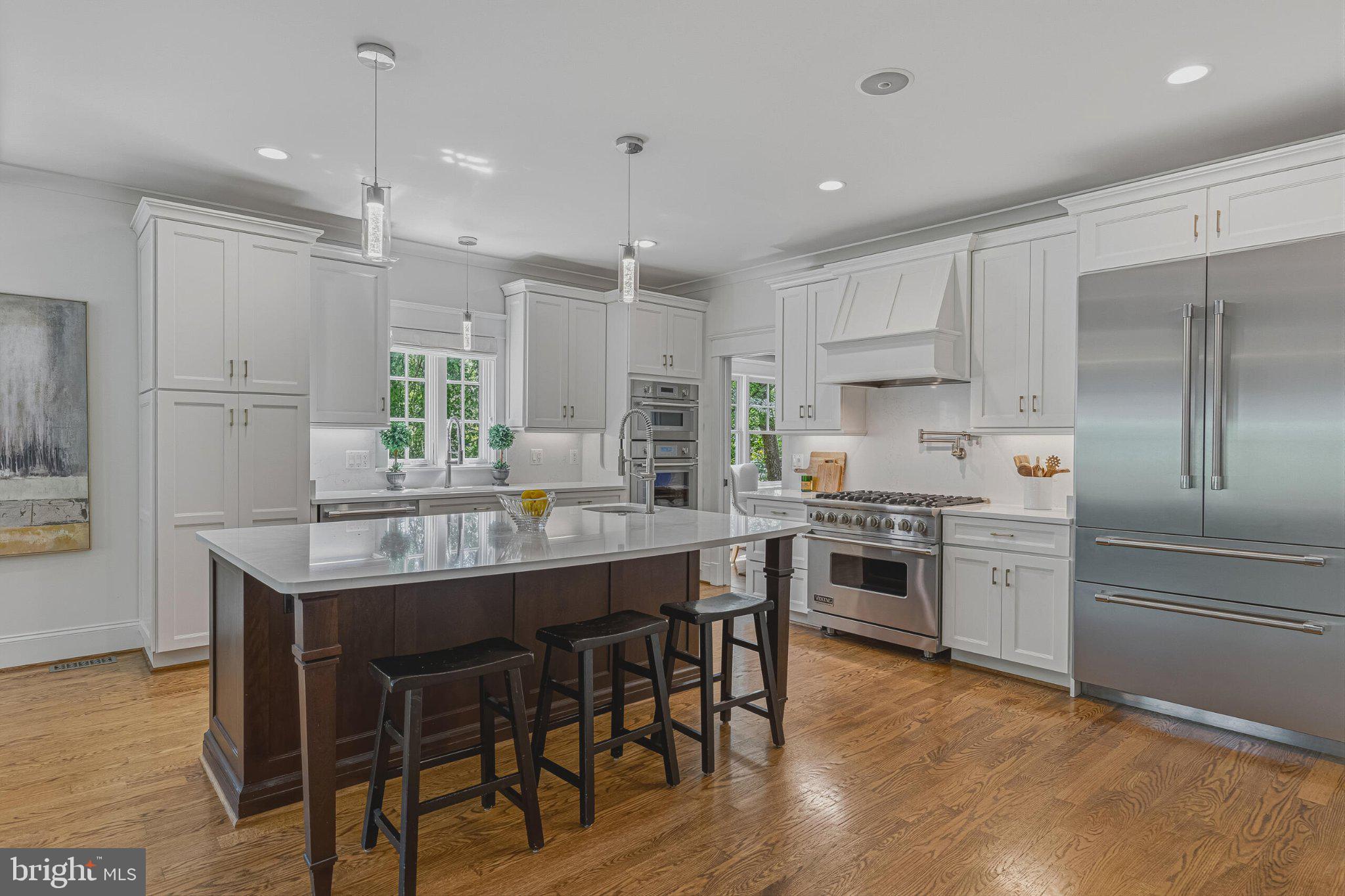 WILLIAMSBURG VILLAGE - Residential