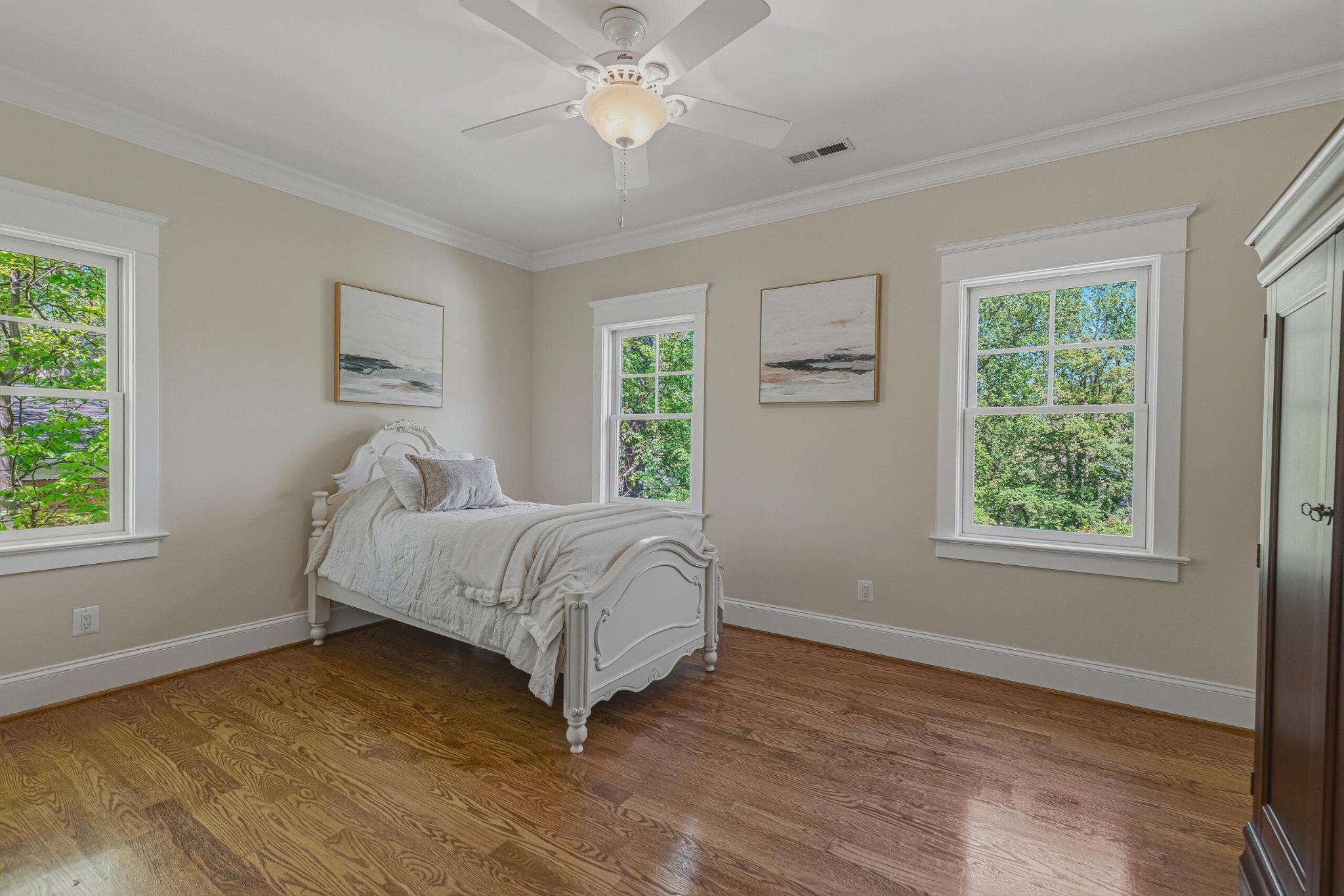 WILLIAMSBURG VILLAGE - Residential