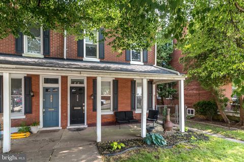 424 W HIGH STREET PHOENIXVILLE PA 19460