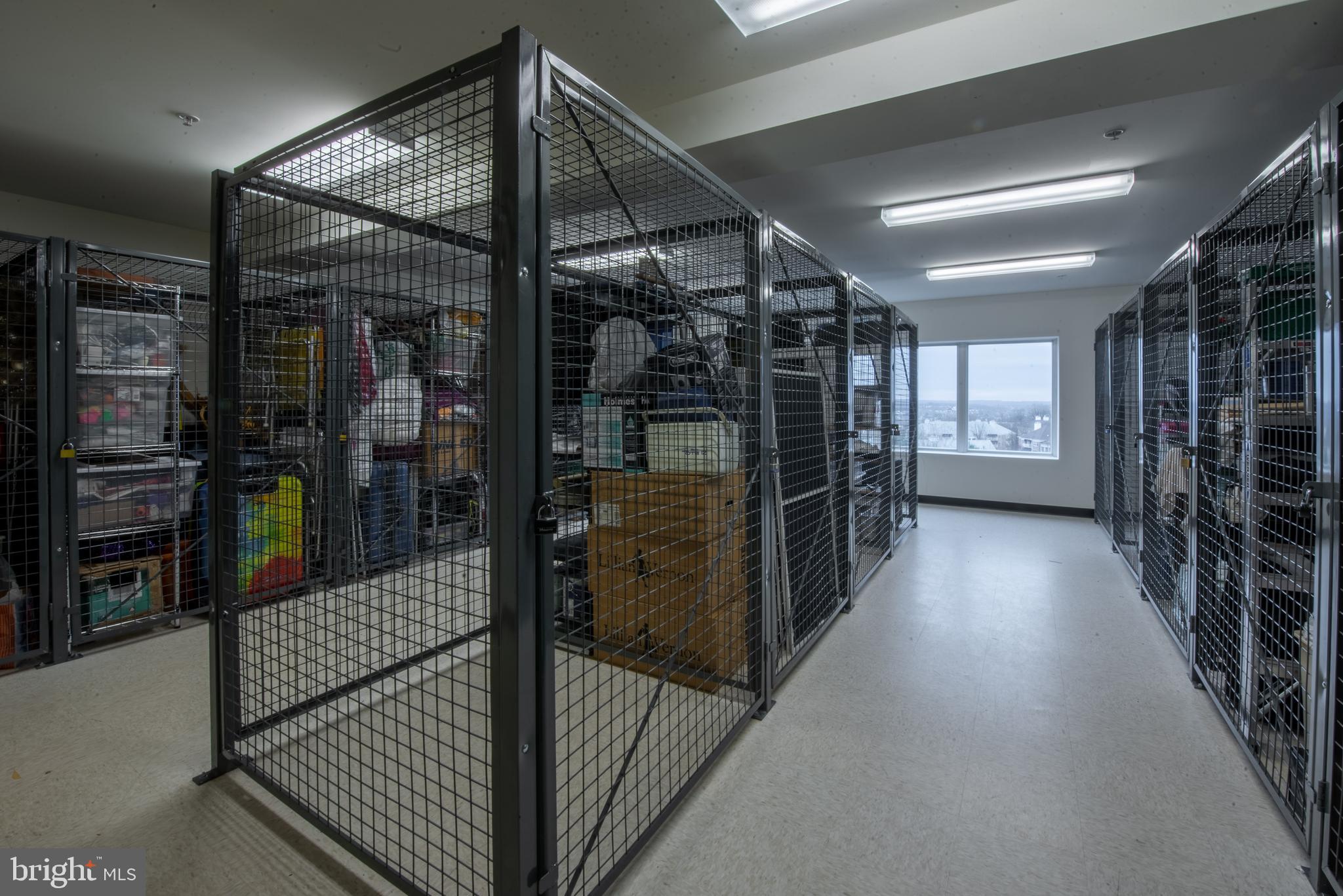 ROUNDWOOD RIDGE - Residential Lease