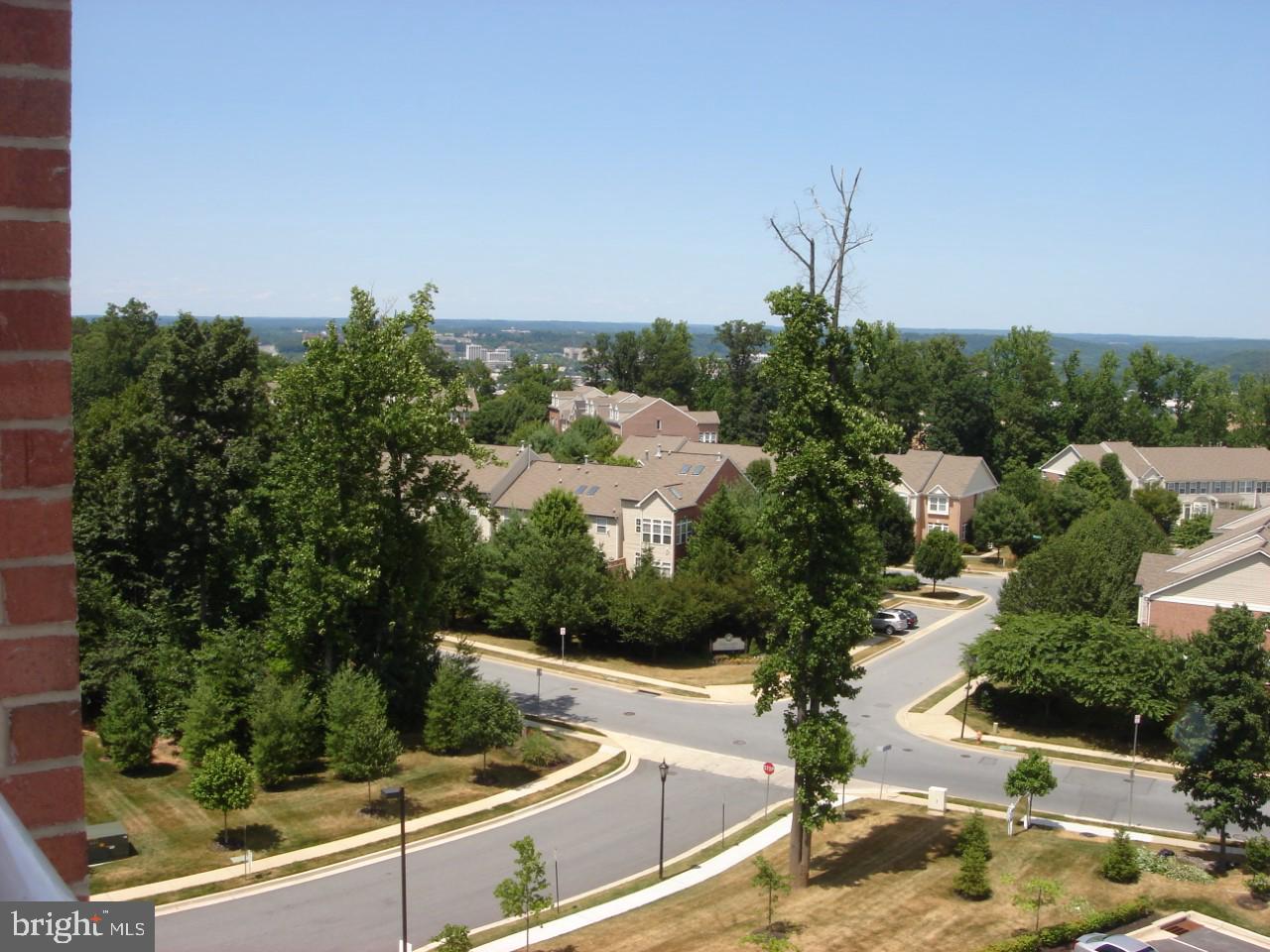 ROUNDWOOD RIDGE - Residential Lease