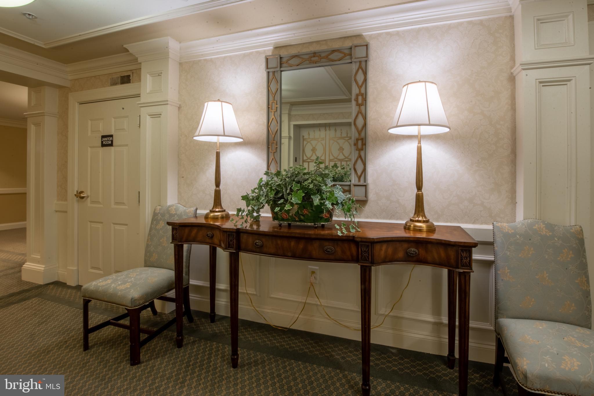 ROUNDWOOD RIDGE - Residential Lease