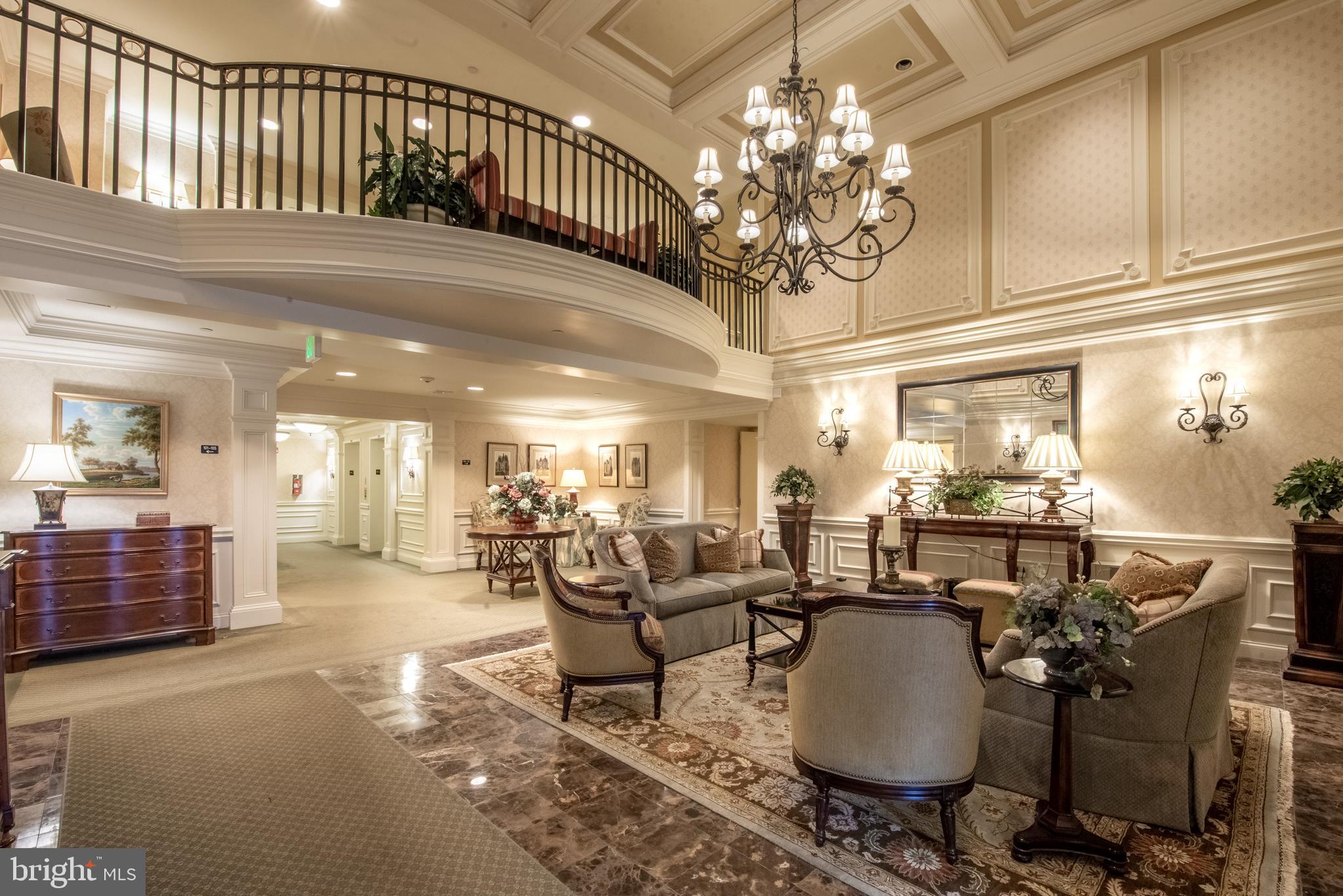 ROUNDWOOD RIDGE - Residential Lease