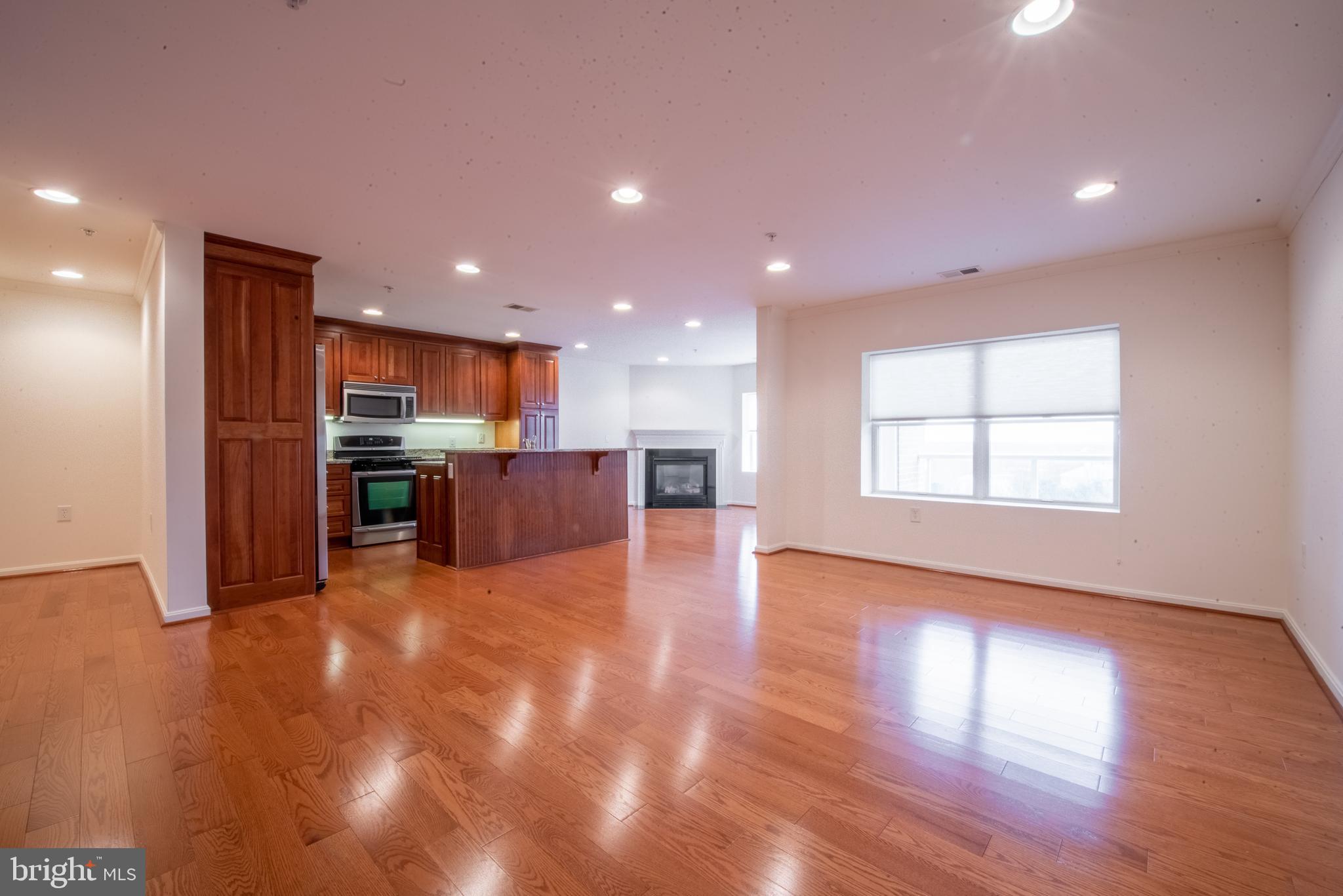 ROUNDWOOD RIDGE - Residential Lease