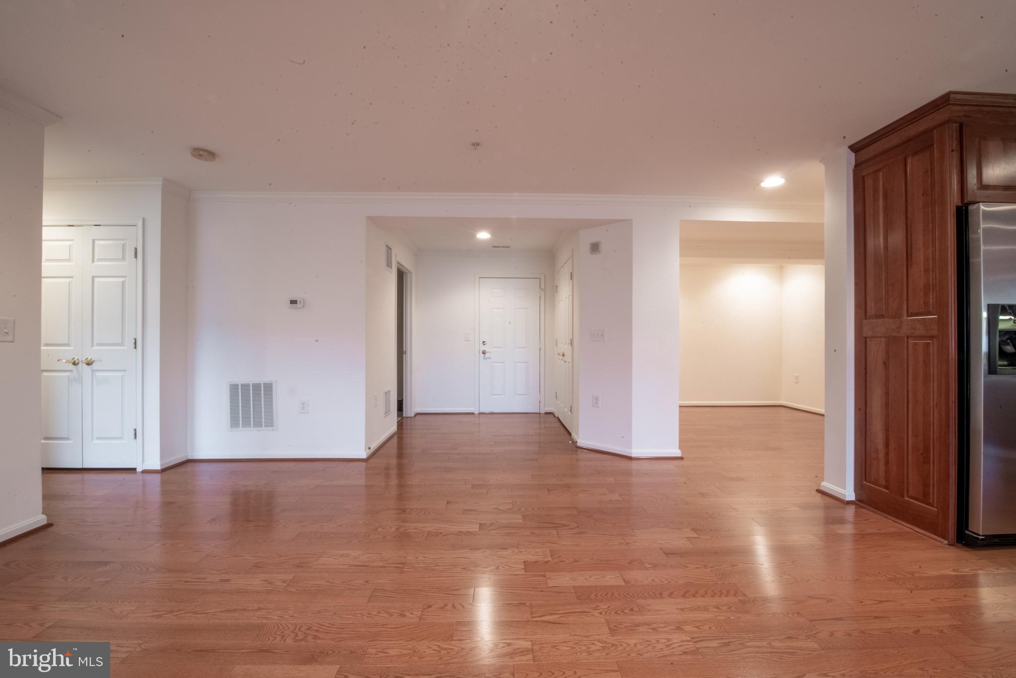 ROUNDWOOD RIDGE - Residential Lease