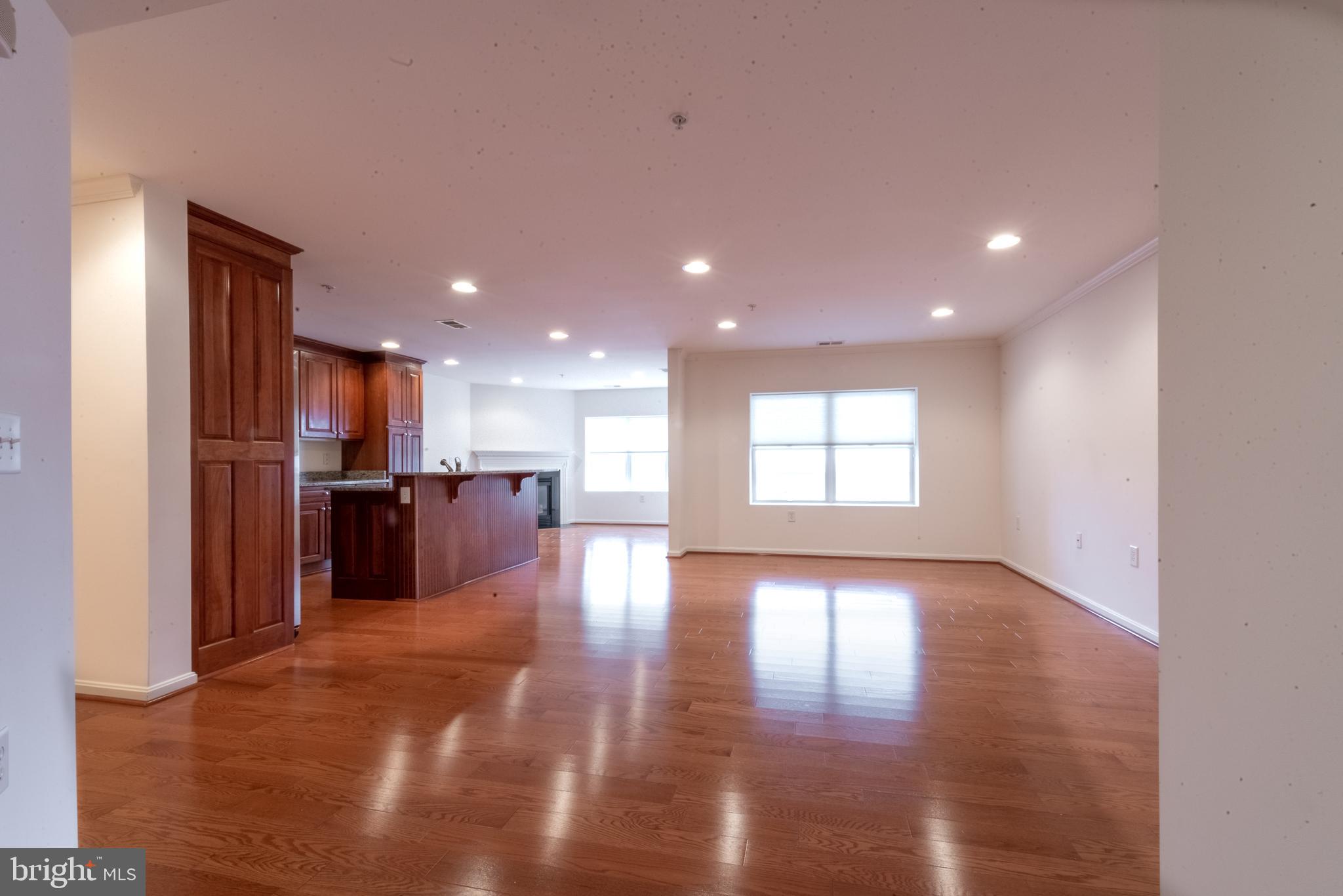 ROUNDWOOD RIDGE - Residential Lease