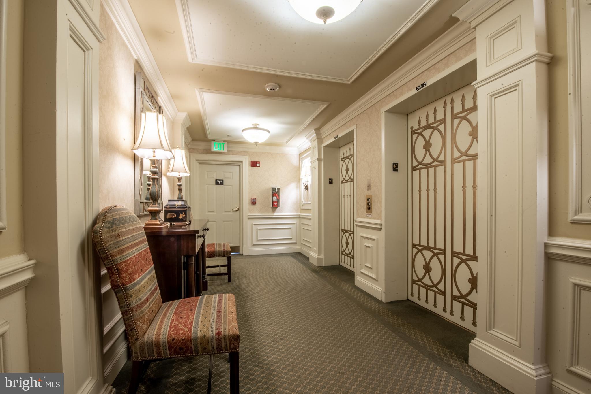 ROUNDWOOD RIDGE - Residential Lease