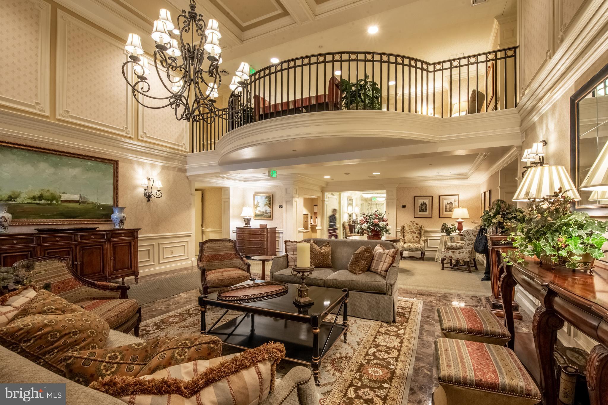 ROUNDWOOD RIDGE - Residential Lease