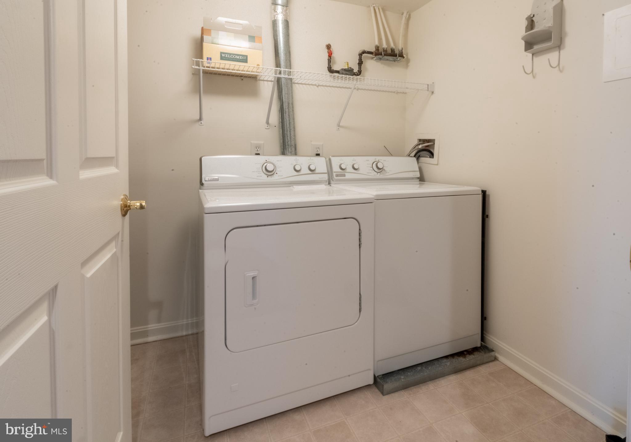 ROUNDWOOD RIDGE - Residential Lease