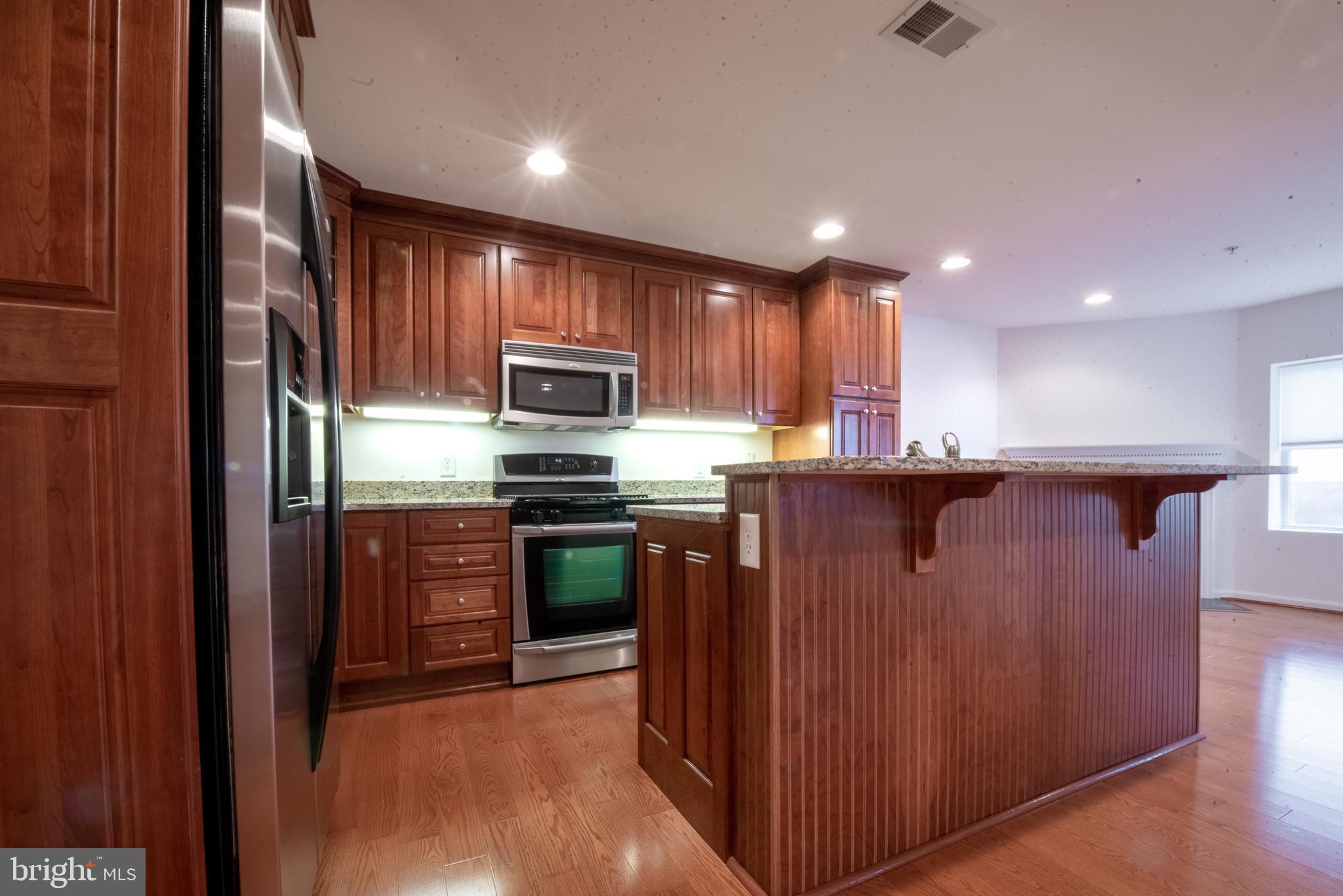 ROUNDWOOD RIDGE - Residential Lease