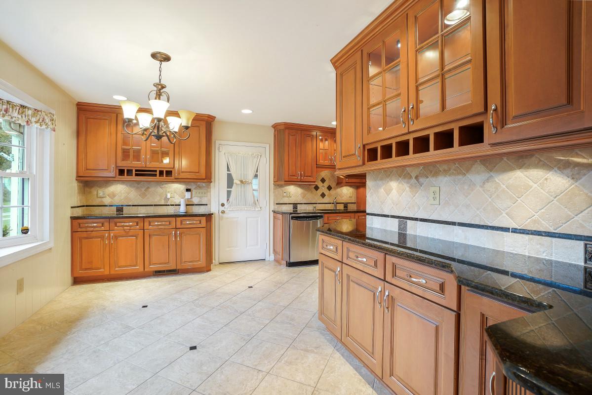 790 KIMBERLY COURT W