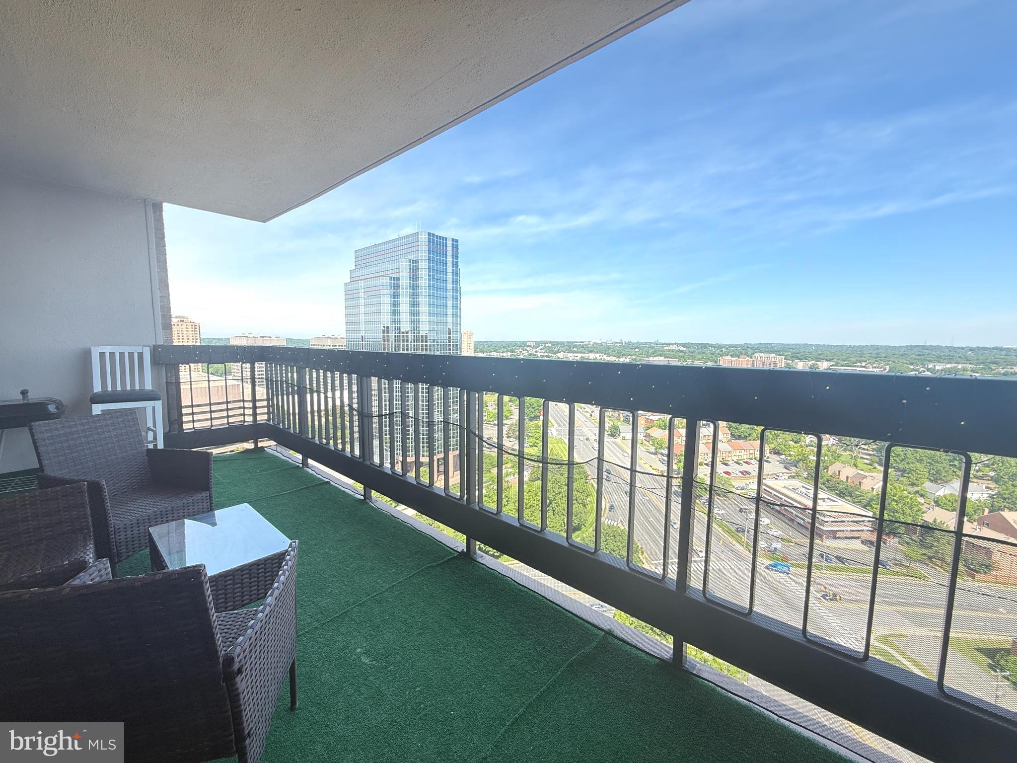 SKYLINE PLAZA - Residential