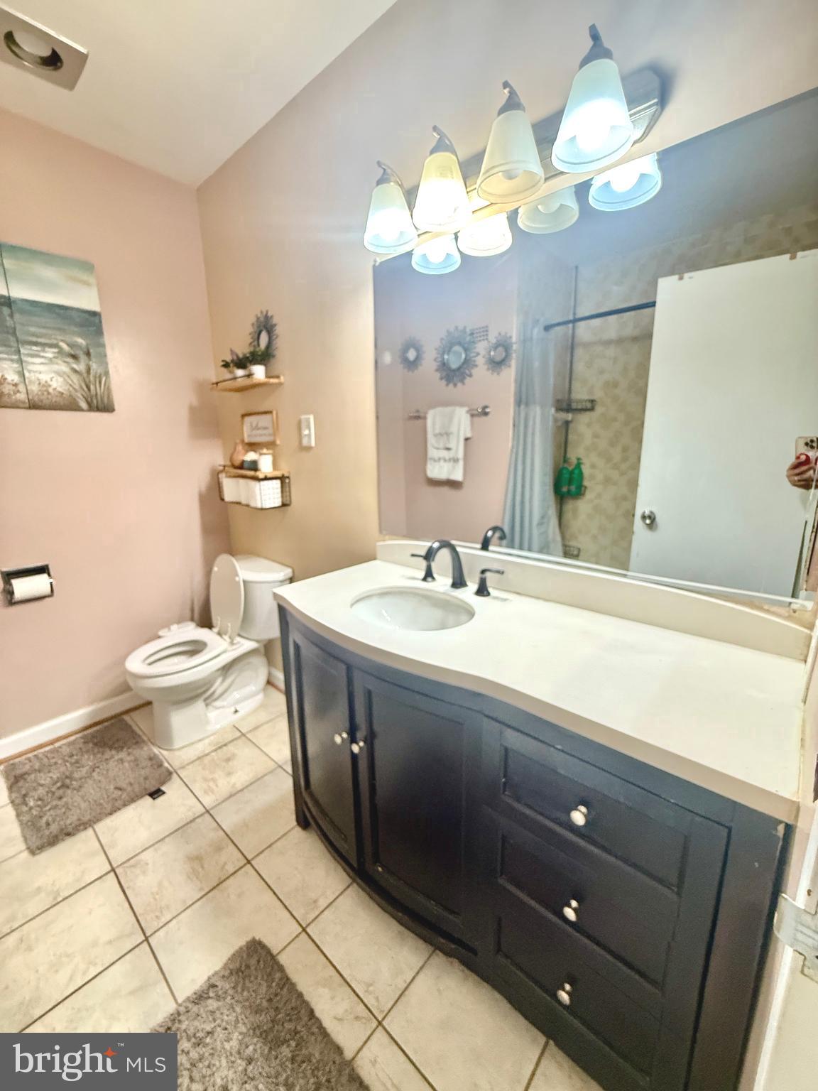 SKYLINE PLAZA - Residential