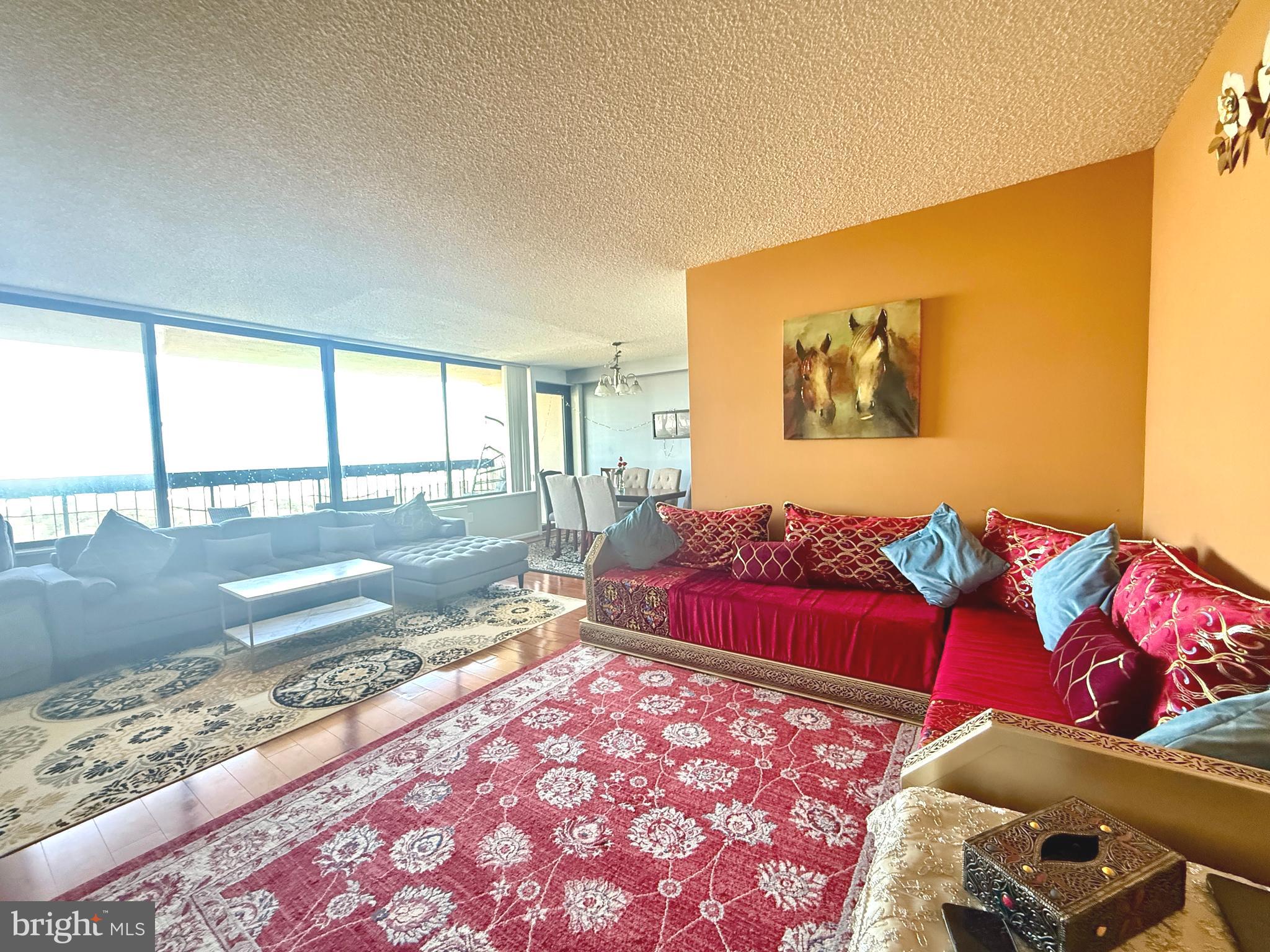 SKYLINE PLAZA - Residential