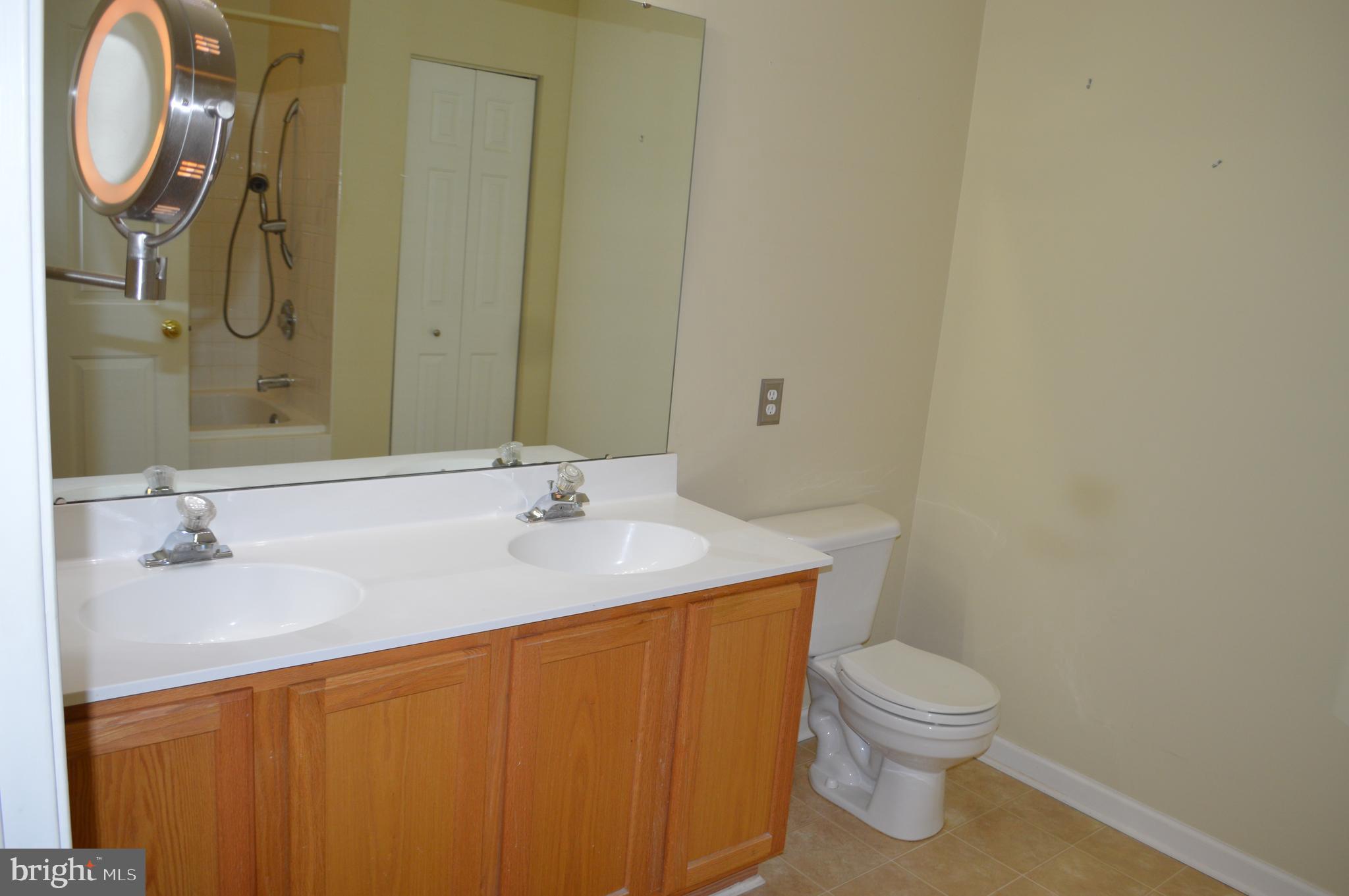 WINDSOR AT PERRY HALL FARMS - Residential