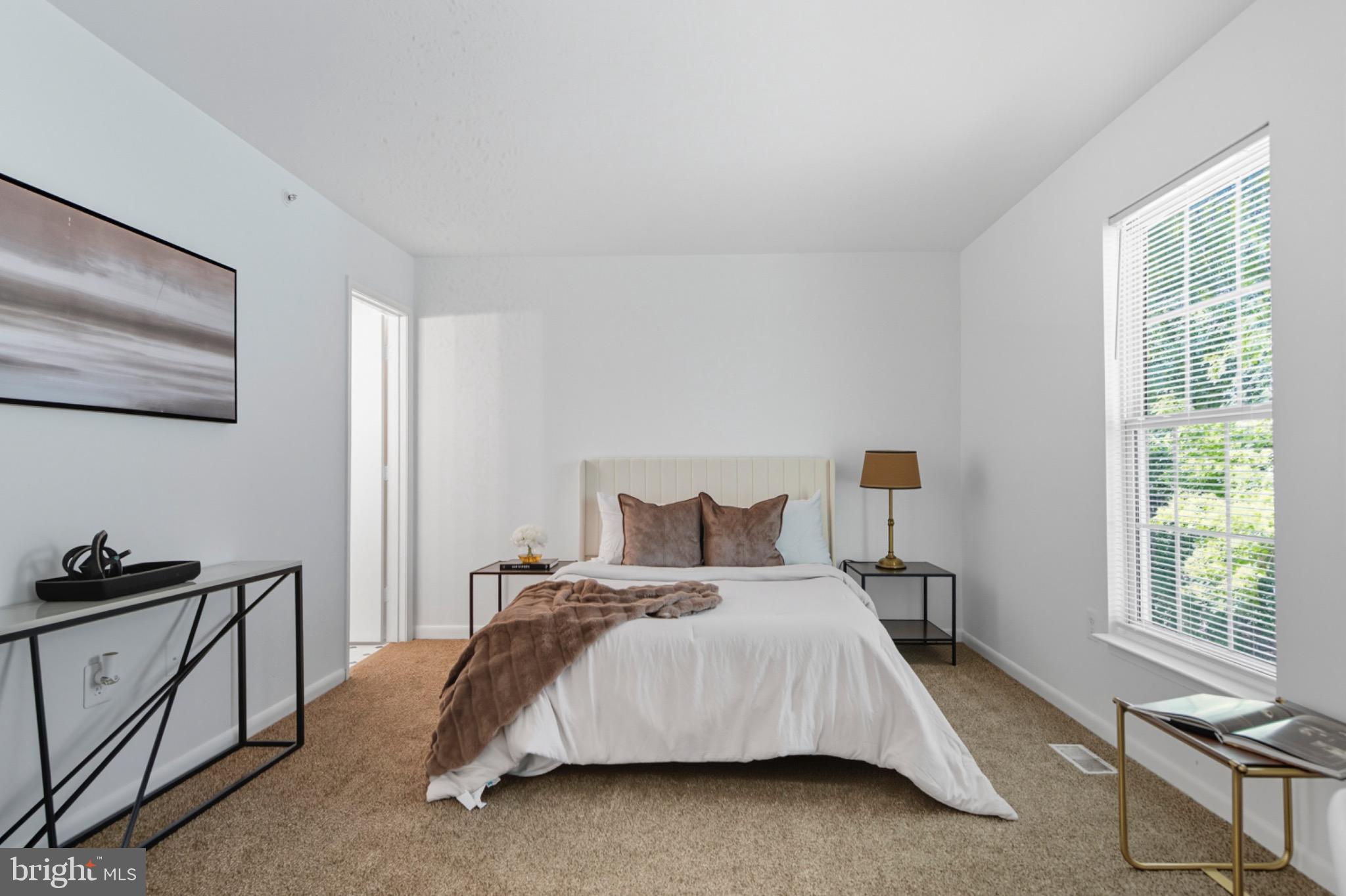 CHASE MANOR - Residential