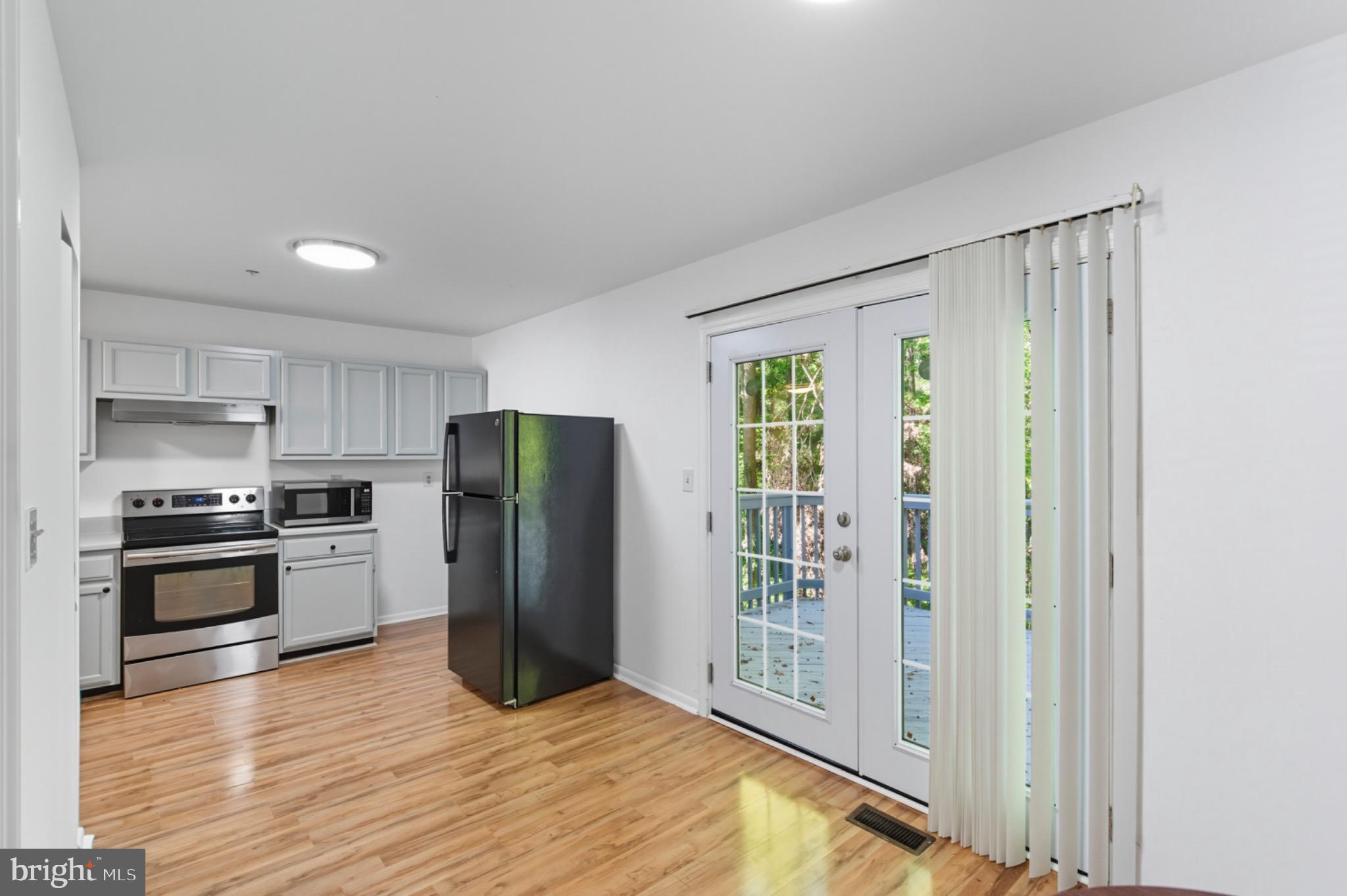 CHASE MANOR - Residential