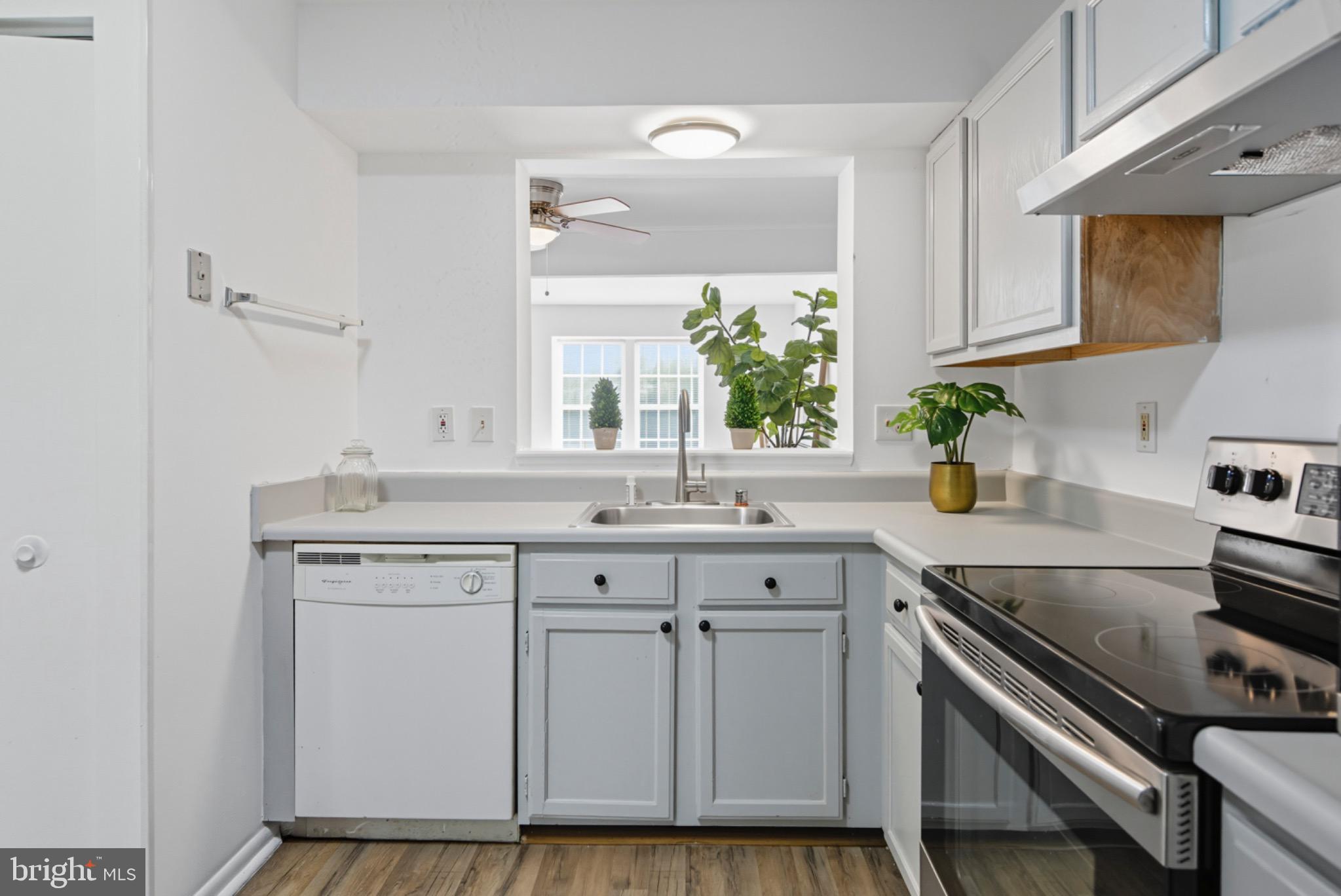 CHASE MANOR - Residential