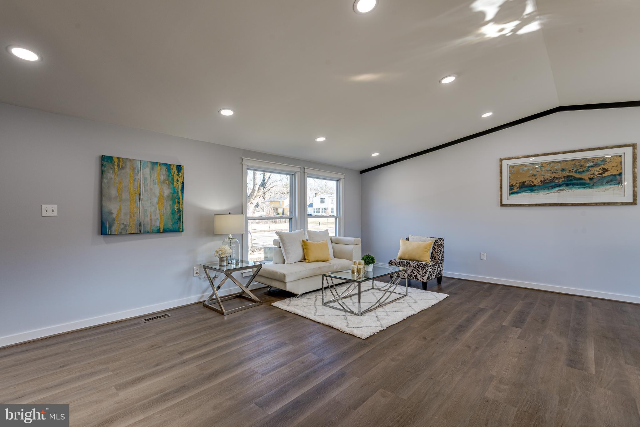 TANTALLON ON THE POTOMAC - Residential