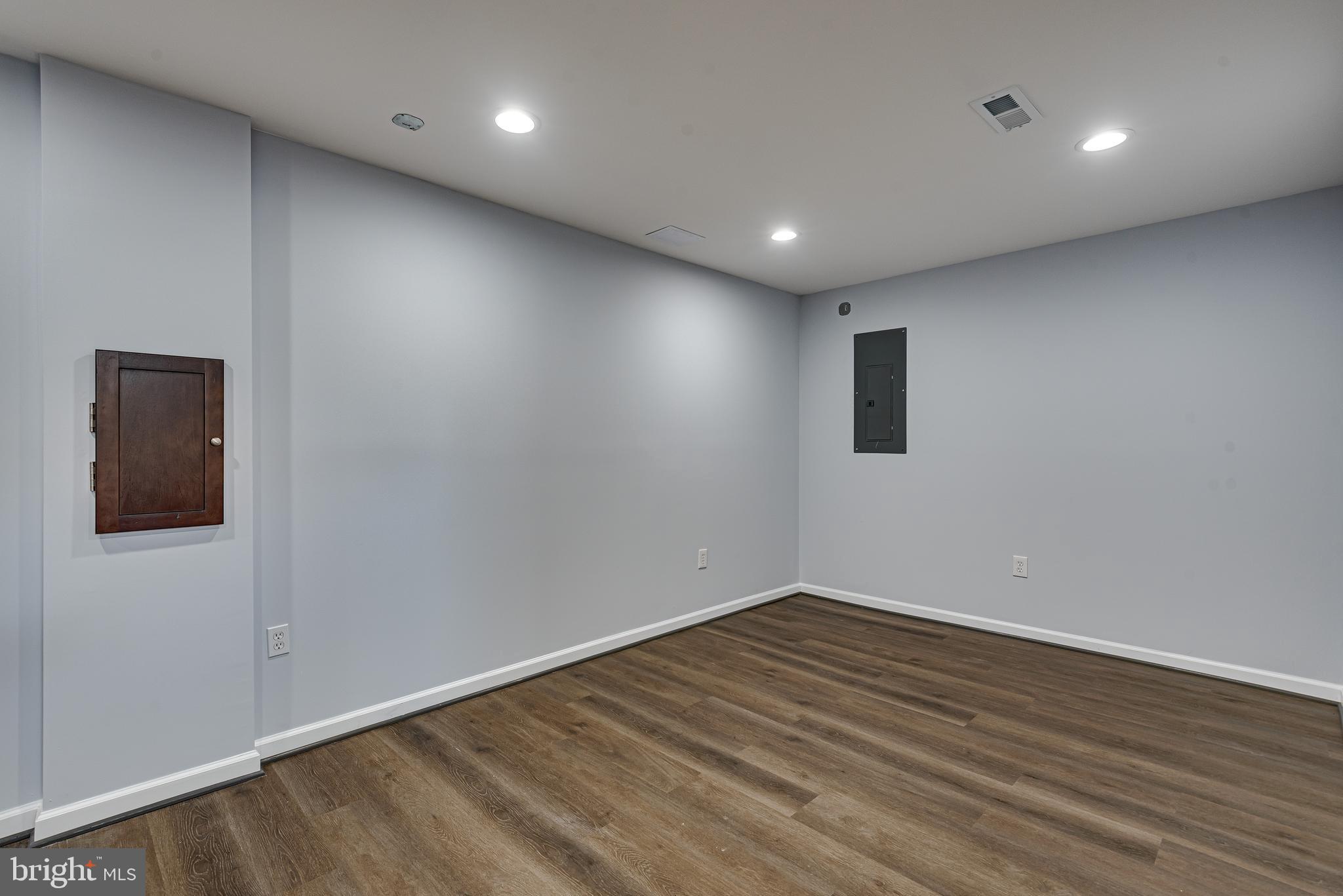 TANTALLON ON THE POTOMAC - Residential