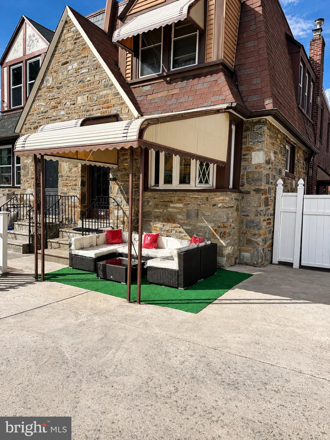 1103 KENWYN STREET