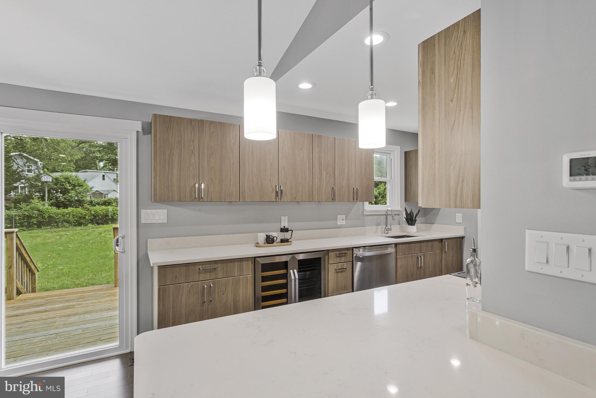 WOODLAND BEACH - Residential