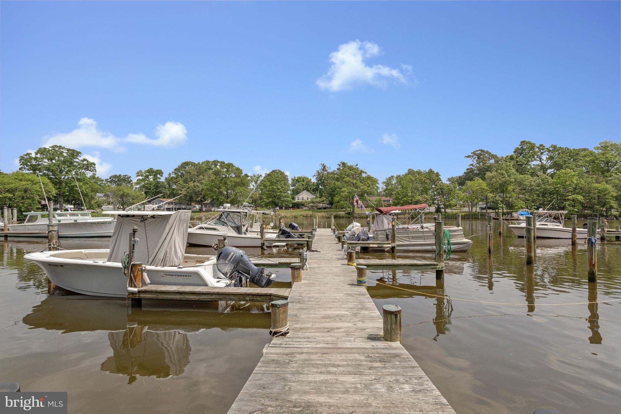 WOODLAND BEACH - Residential