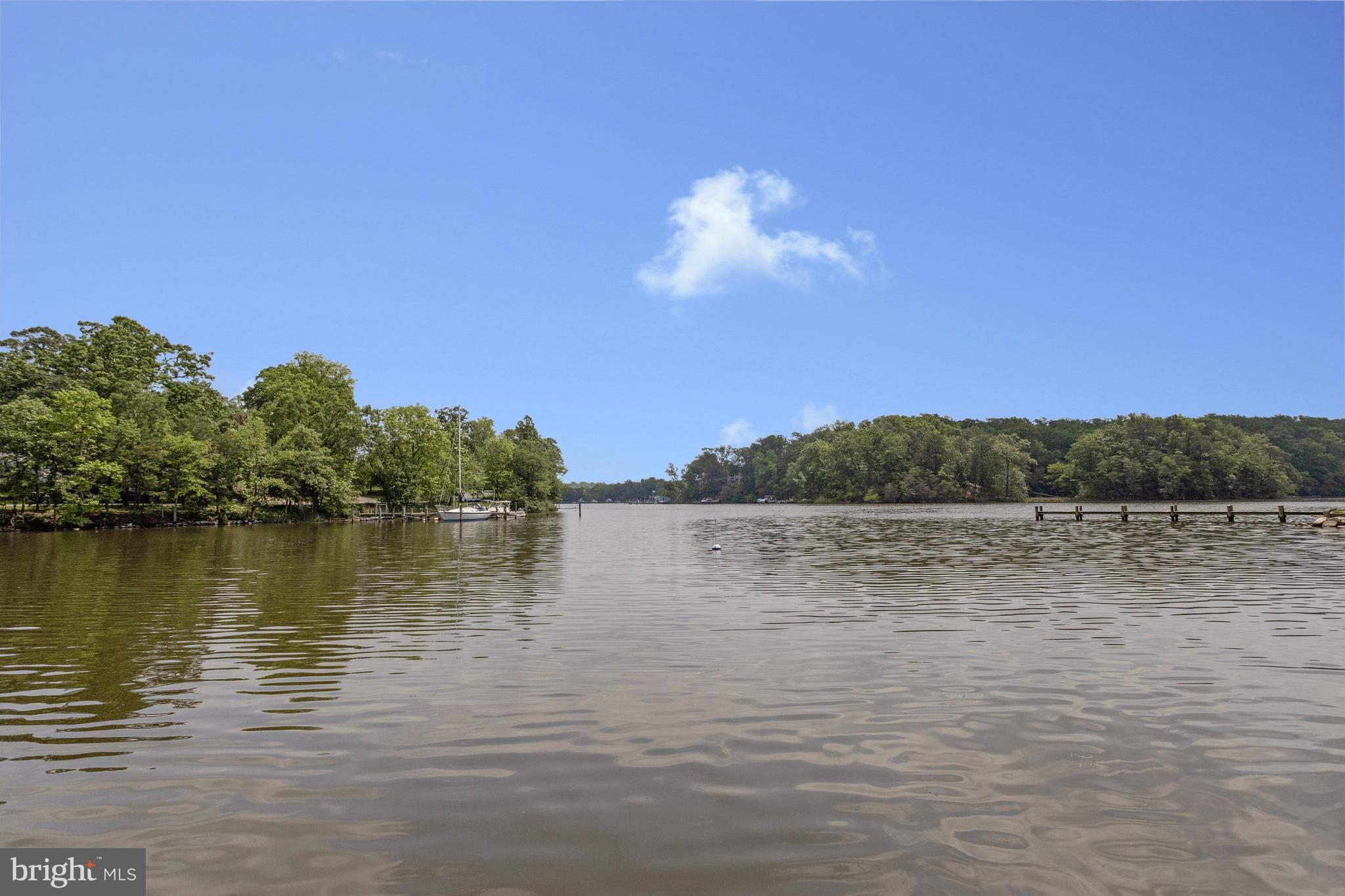 WOODLAND BEACH - Residential