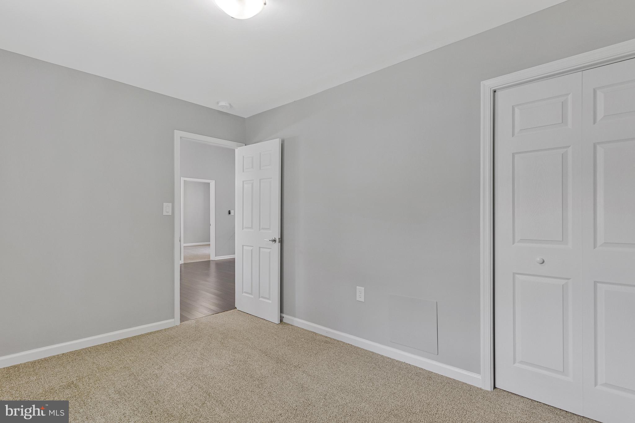 WOODLAND BEACH - Residential