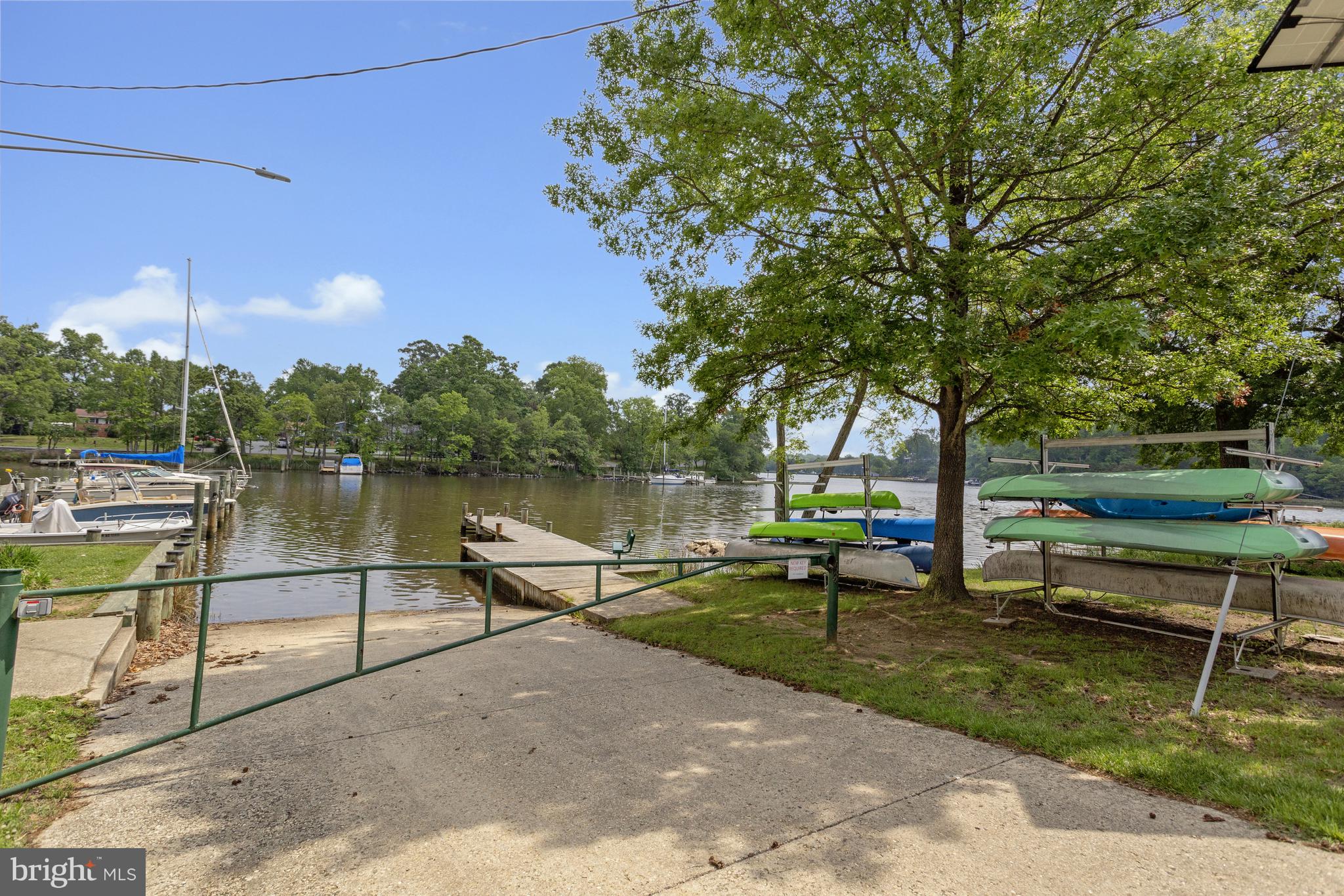 WOODLAND BEACH - Residential