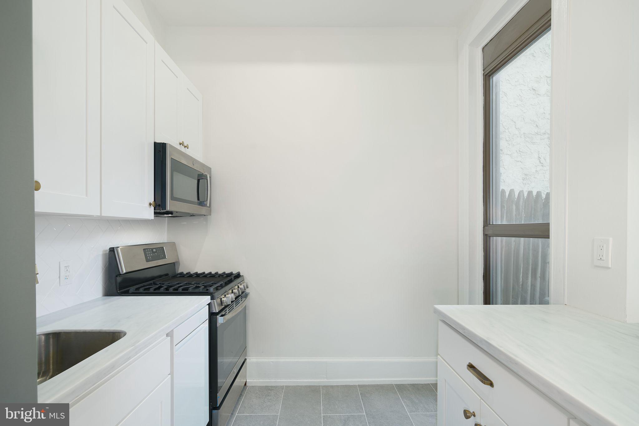 FAIRMOUNT - Residential Lease