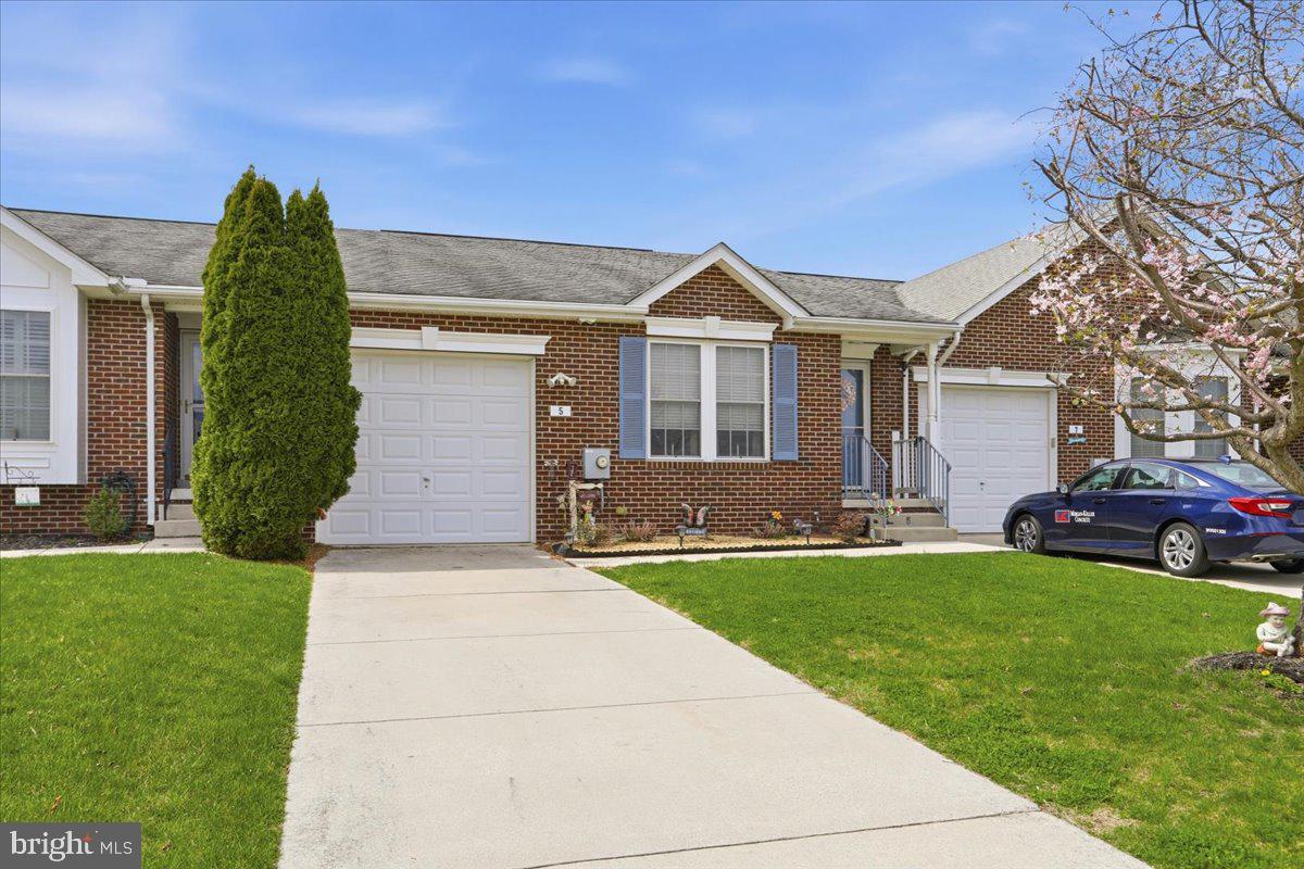 MOUNTAIN SHADOWS - Residential