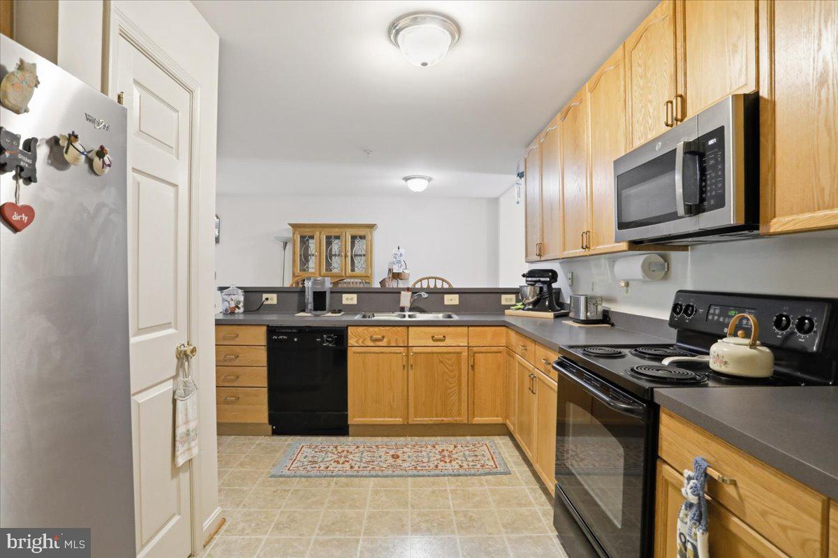 MOUNTAIN SHADOWS - Residential