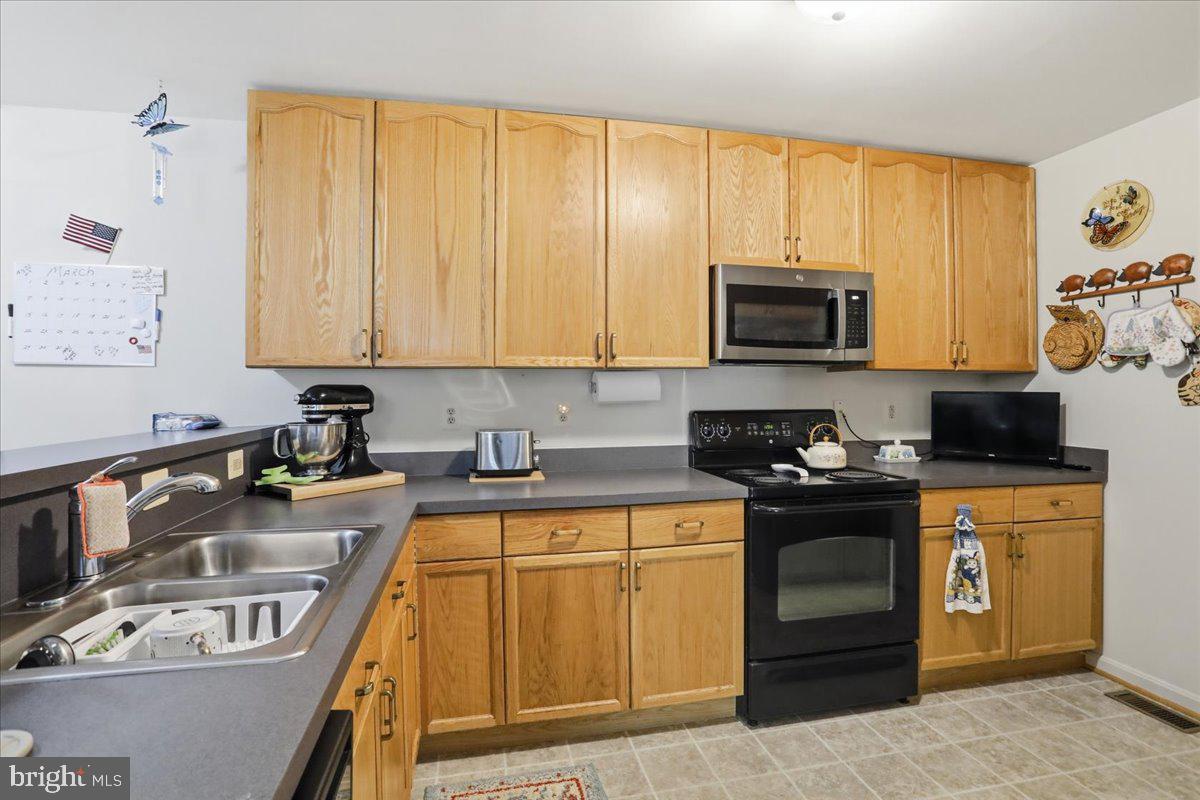 MOUNTAIN SHADOWS - Residential