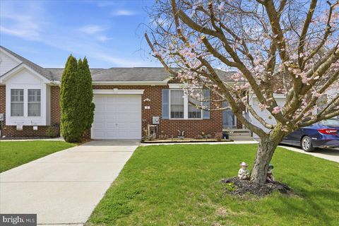 Townhouse For Sale - 5 Eckstine Court<br/> SMITHSBURG, MD 21783