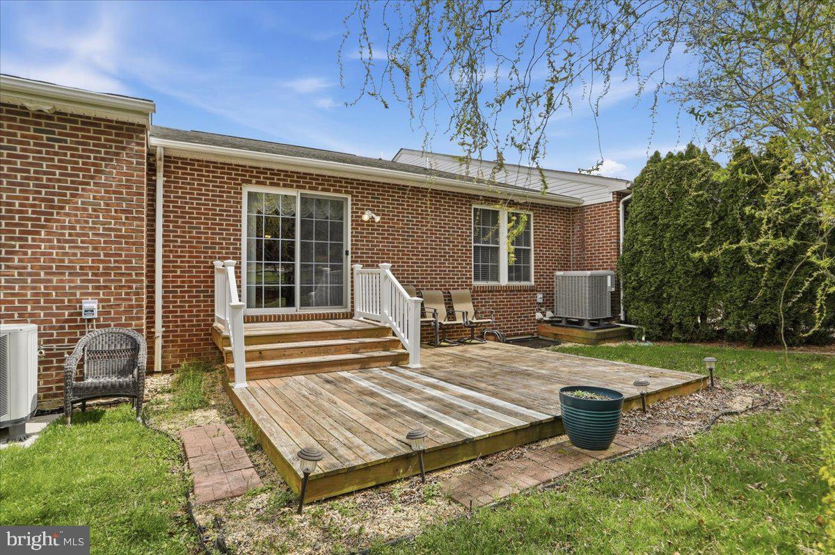 MOUNTAIN SHADOWS - Residential