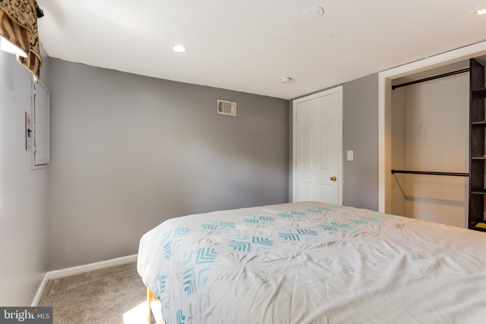 GLENMONT HILLS - Residential