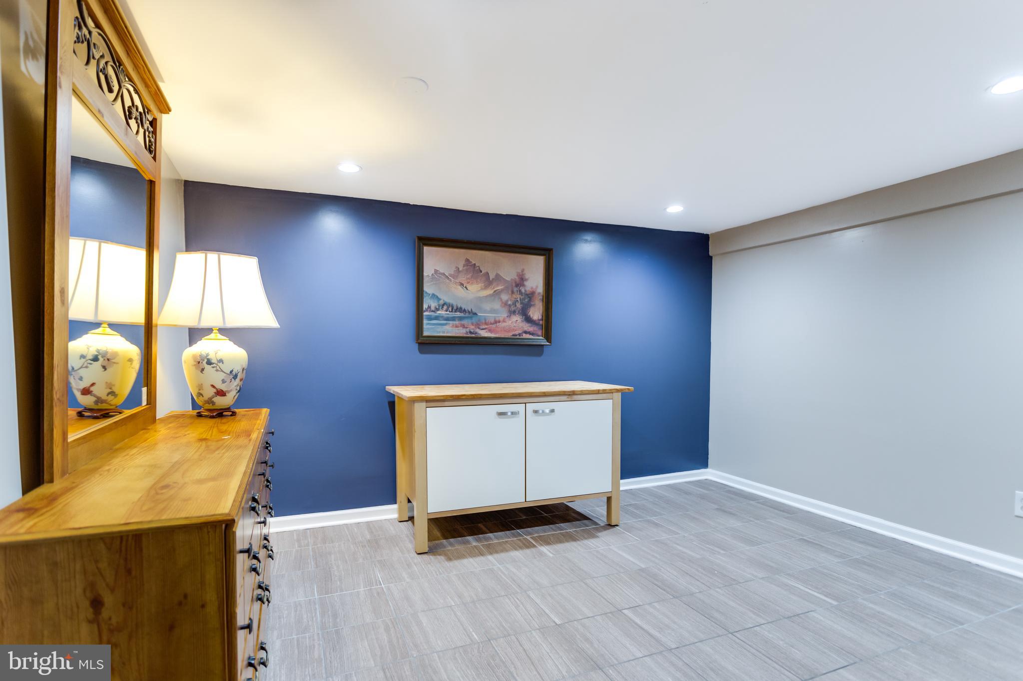 GLENMONT HILLS - Residential