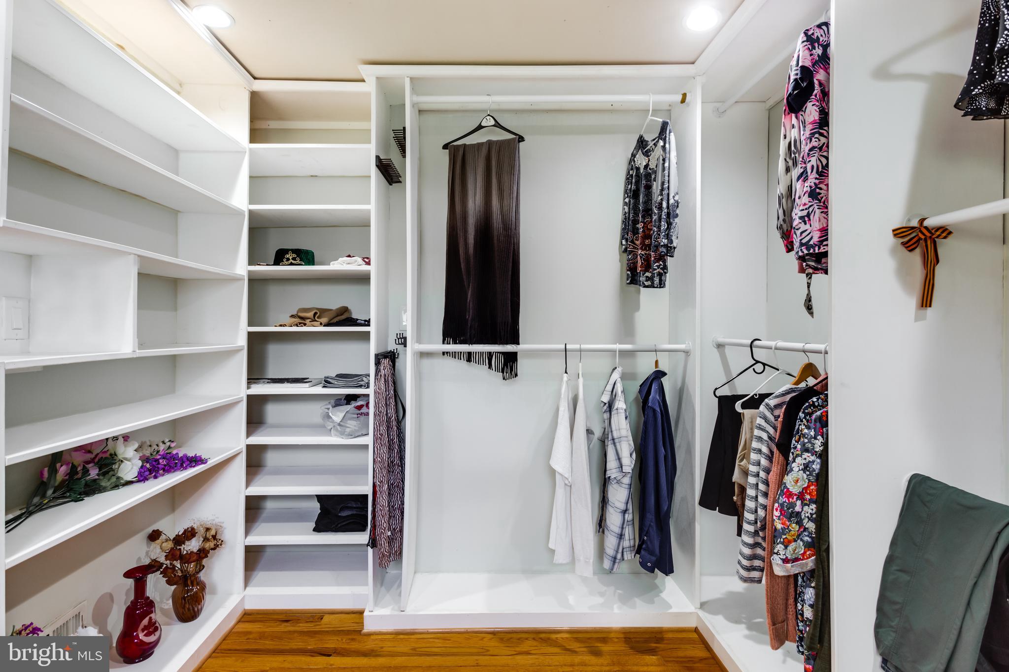 GLENMONT HILLS - Residential