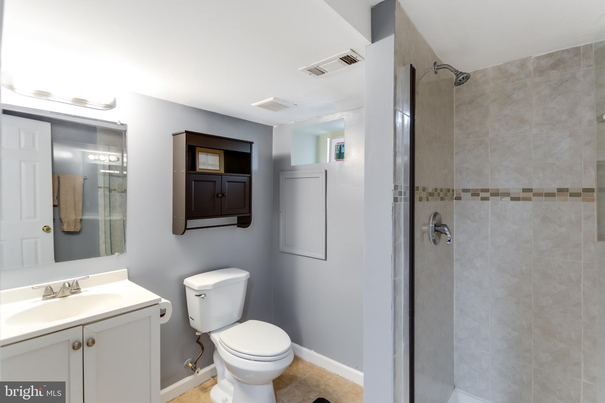 GLENMONT HILLS - Residential