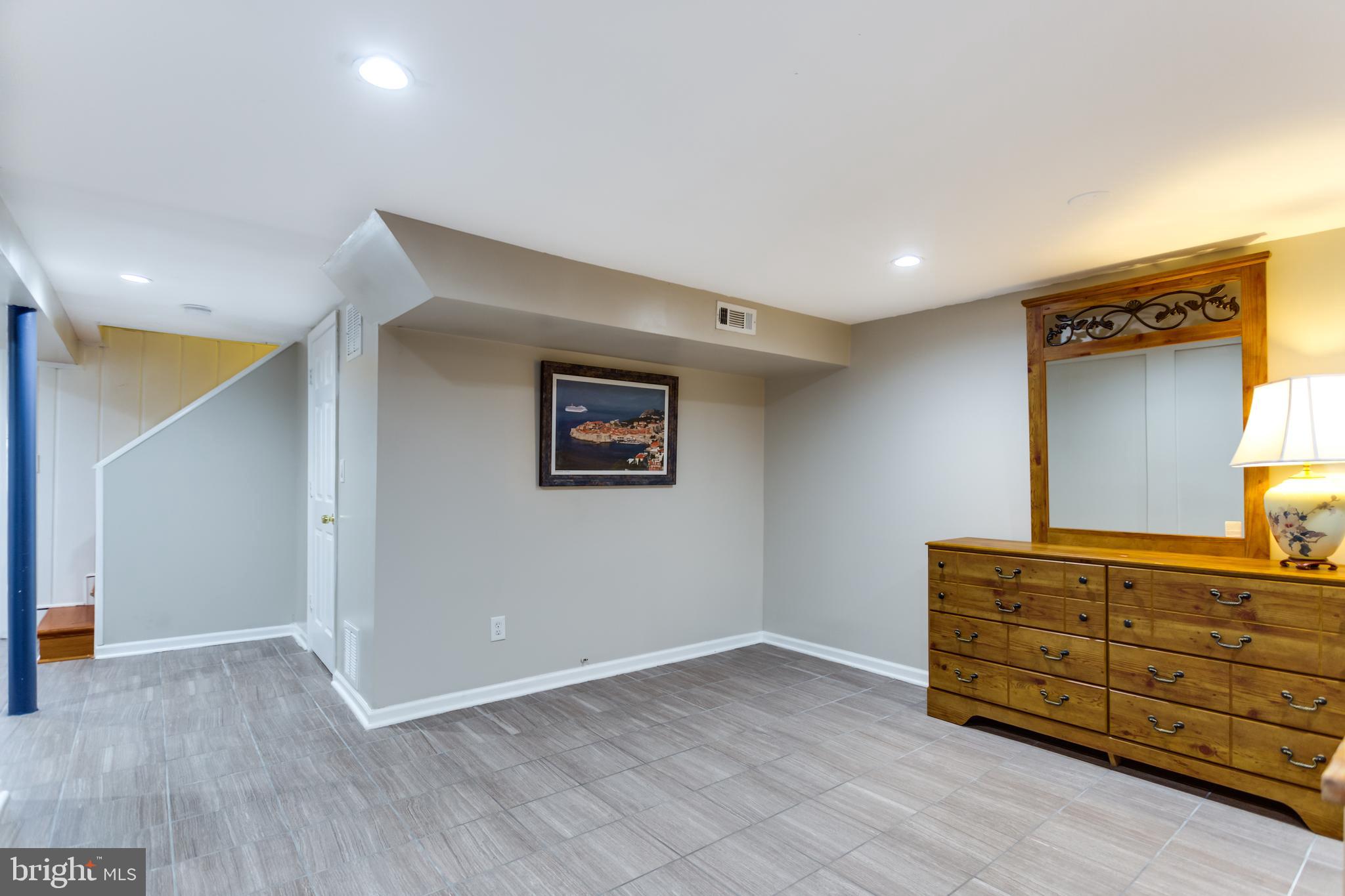 GLENMONT HILLS - Residential