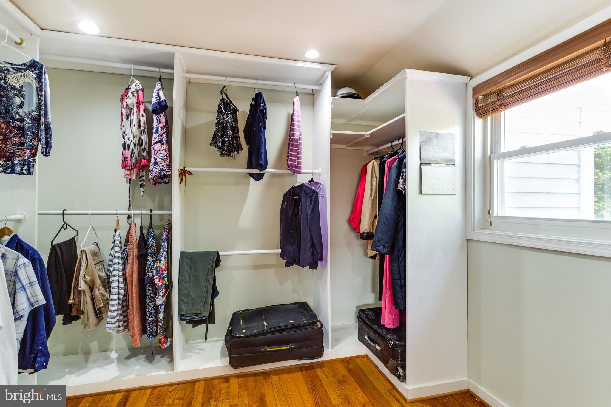 GLENMONT HILLS - Residential