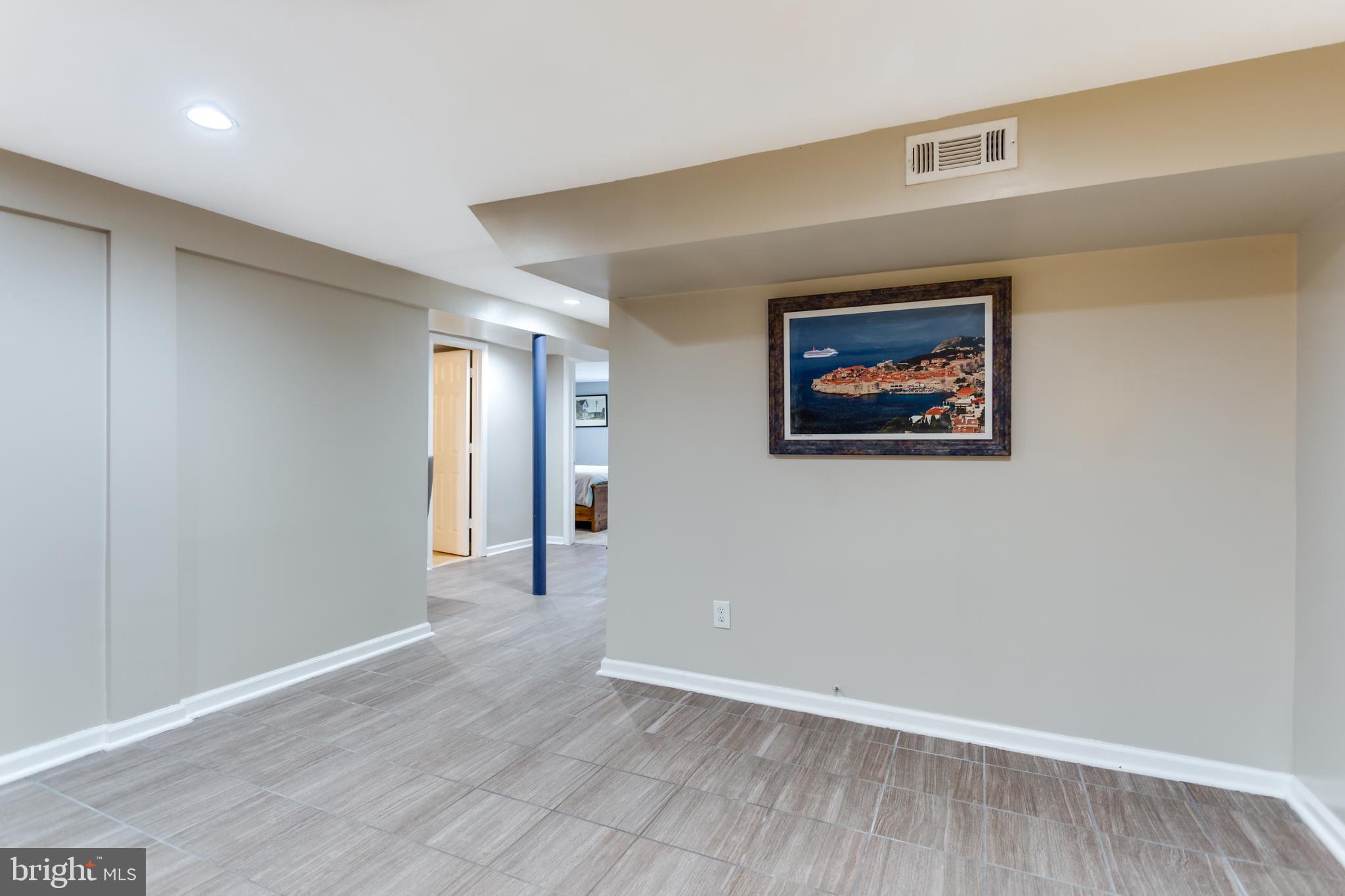 GLENMONT HILLS - Residential