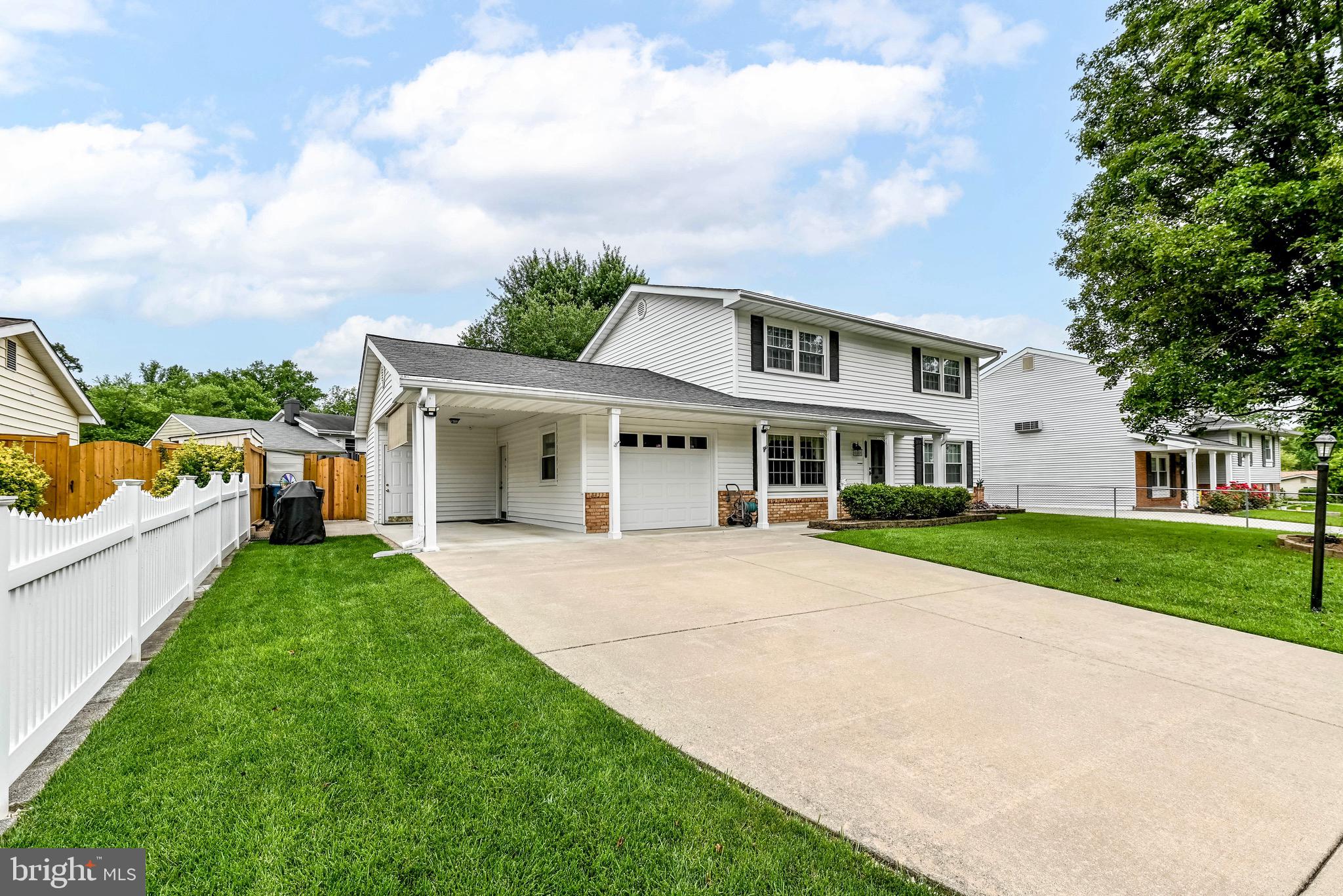 1604 E JEFFERSON COURT