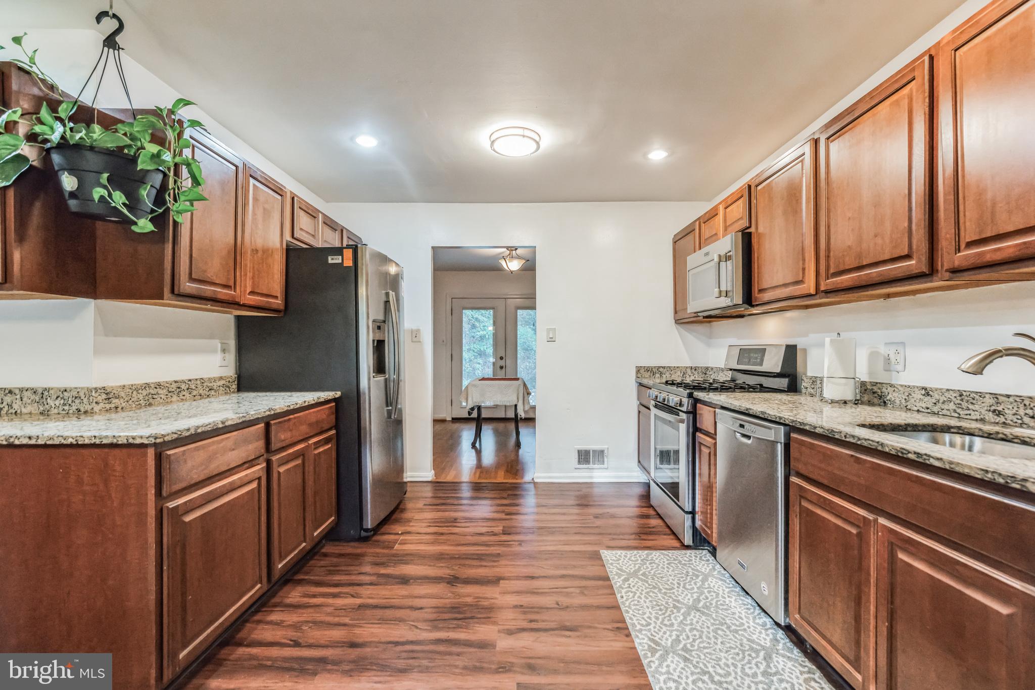 NORTH POTOMAC VISTA - Residential