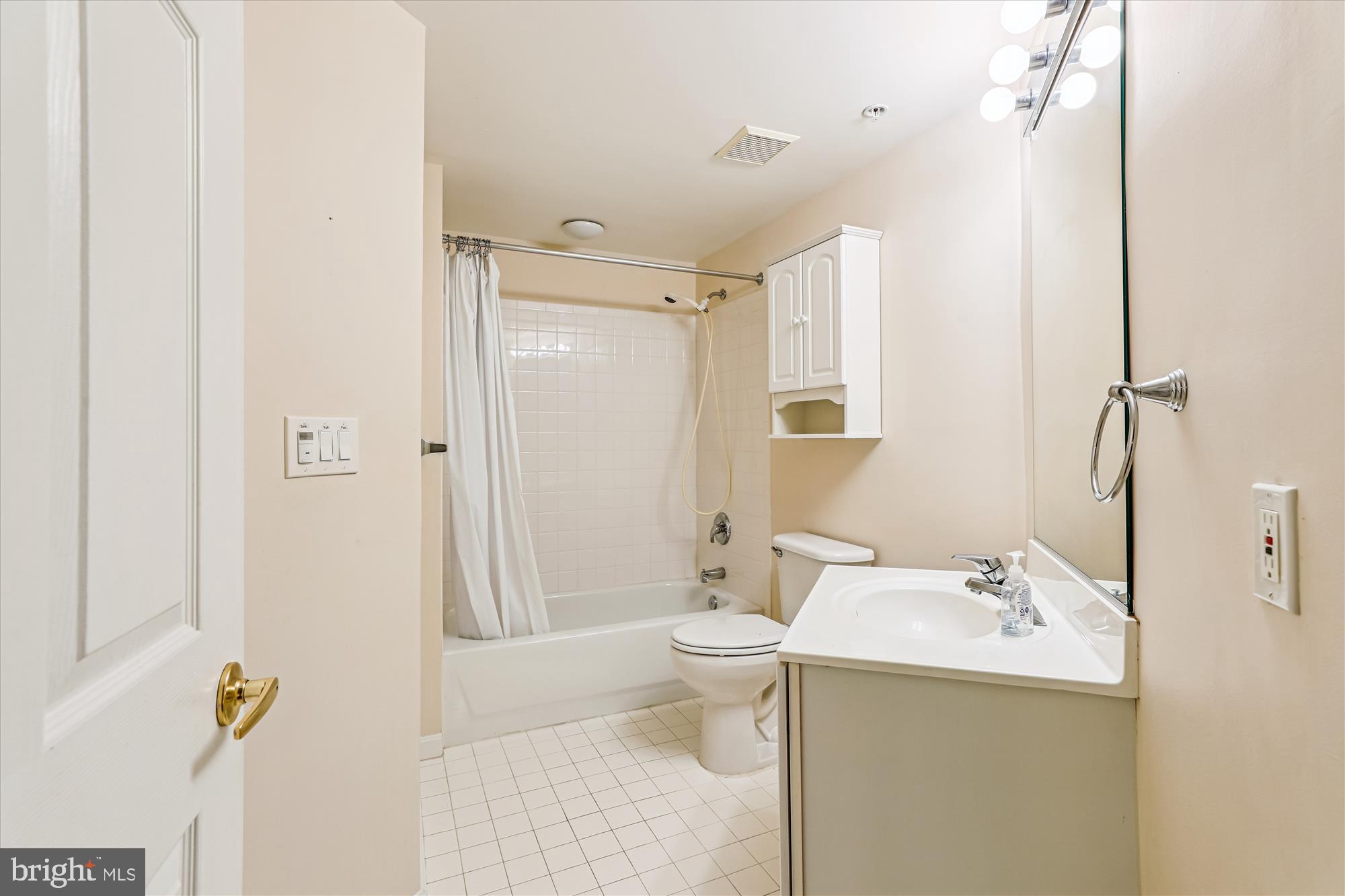 MCKINSEY PARK - Residential