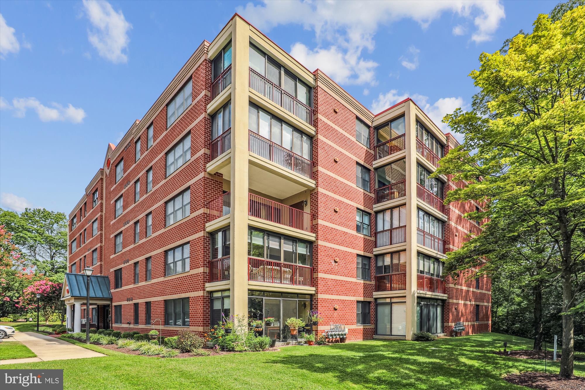 MCKINSEY PARK - Residential