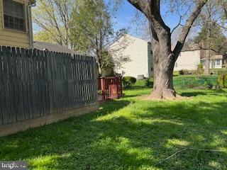 MANOR LAKE - Residential