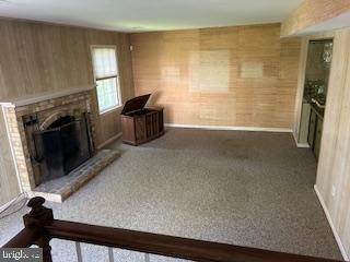 MANOR LAKE - Residential